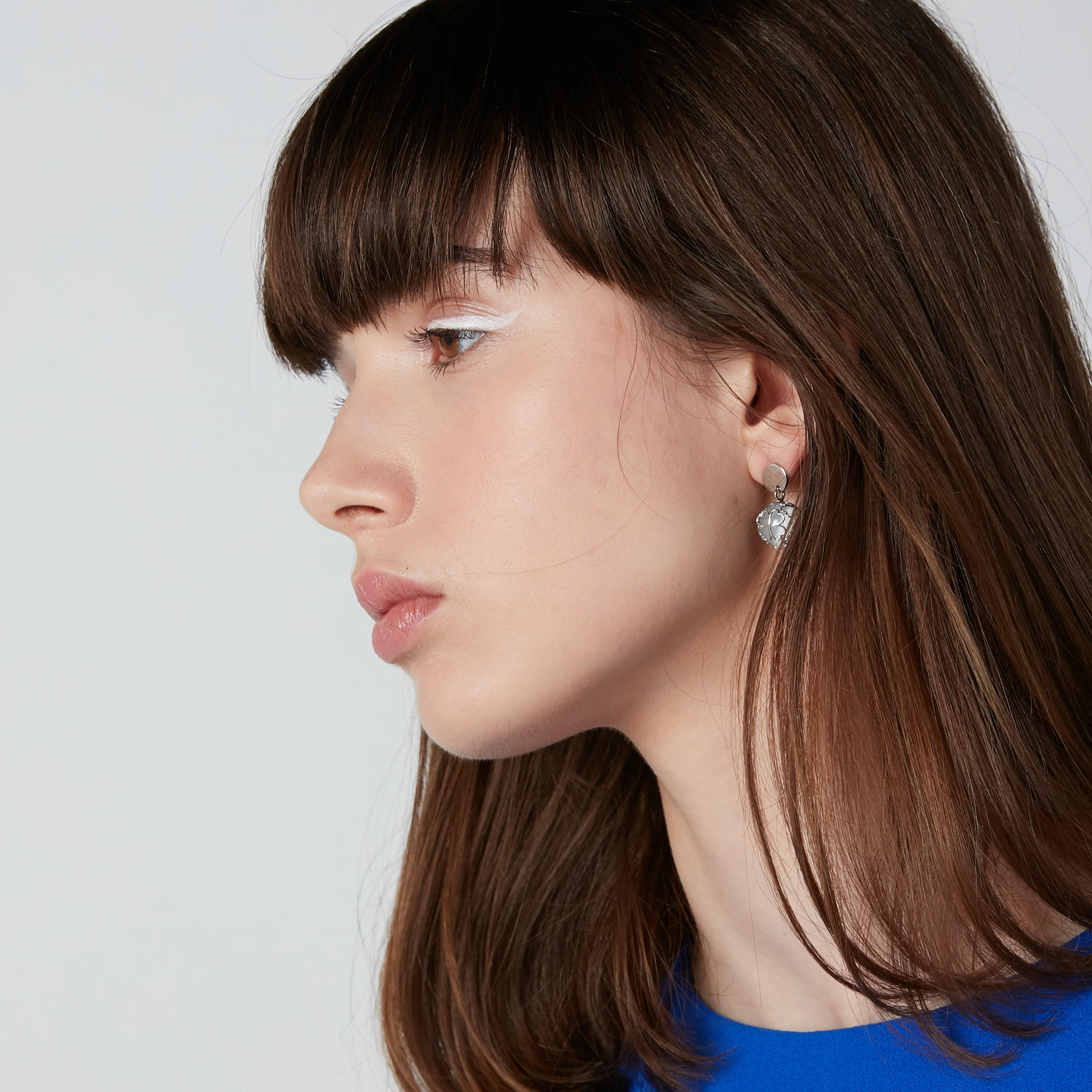 أقراط بمكبس إغلاق وتفاصيل ميتاليك-women-watchesandjewellery-jewellery-earrings-image-2