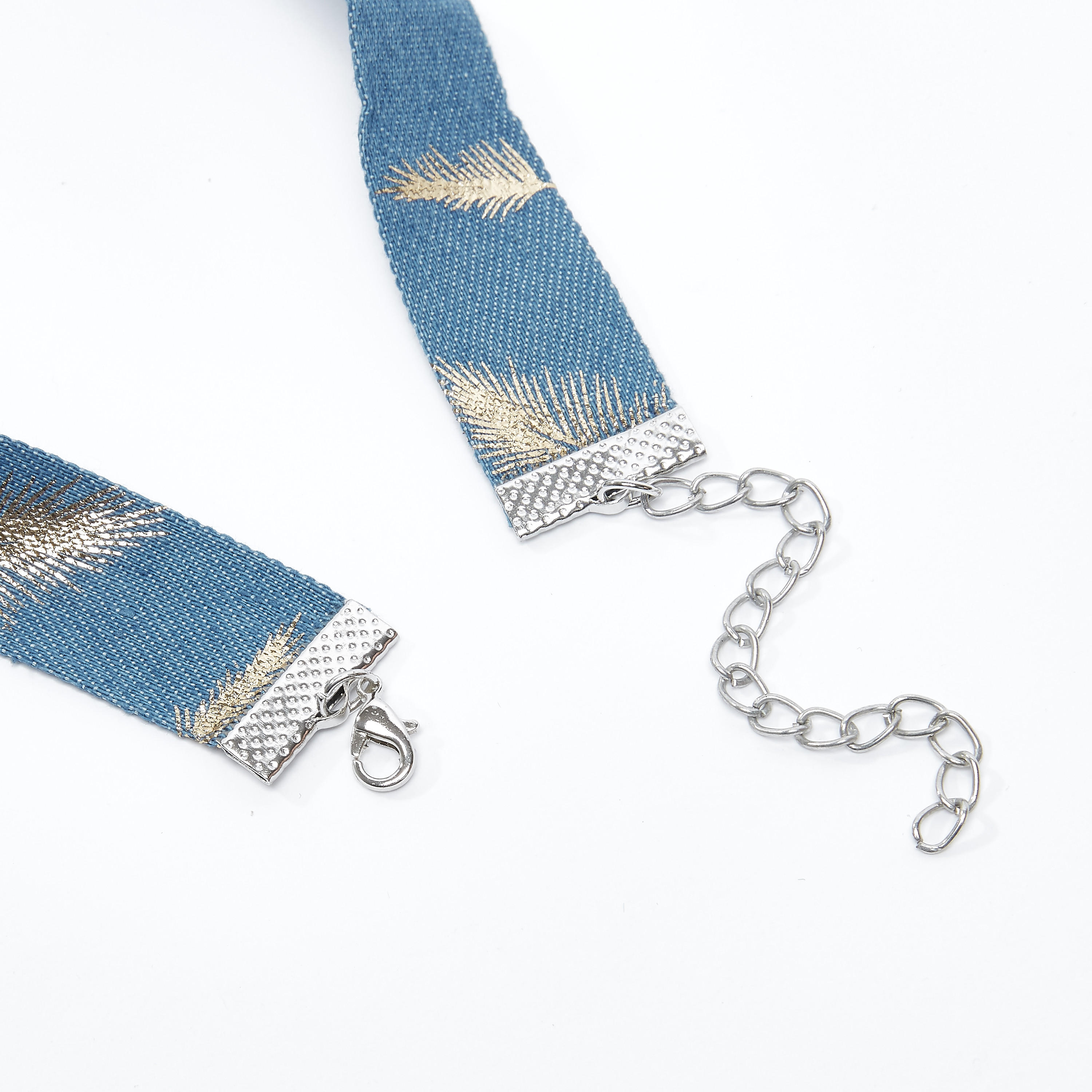 قلادة طوق بمشبك إغلاق وطبعات-women-watchesandjewellery-jewellery-necklacesandpendants-image-3