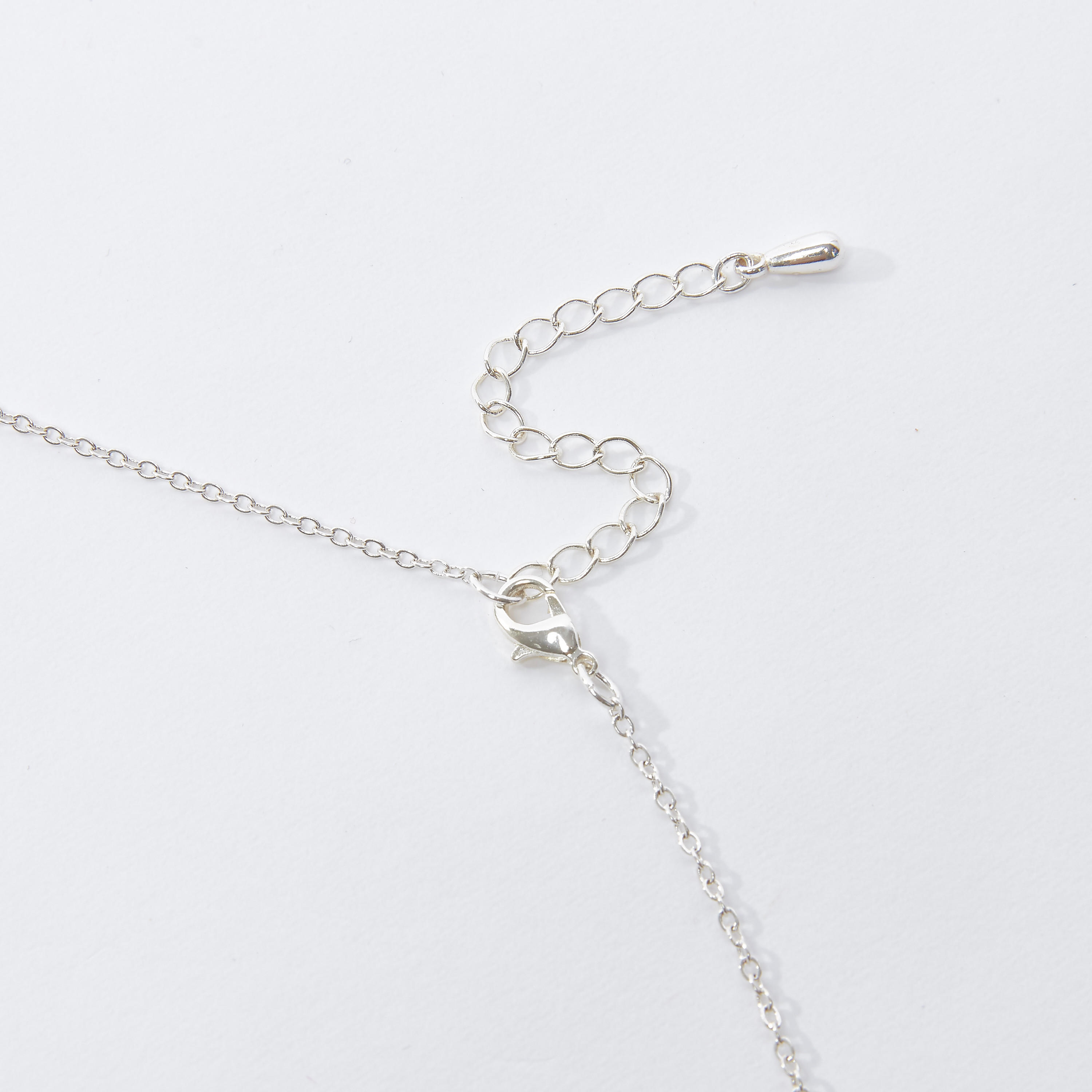 قلادة طويلة بتفاصيل لؤلؤ ومشبك إغلاق-women-watchesandjewellery-jewellery-necklacesandpendants-image-3