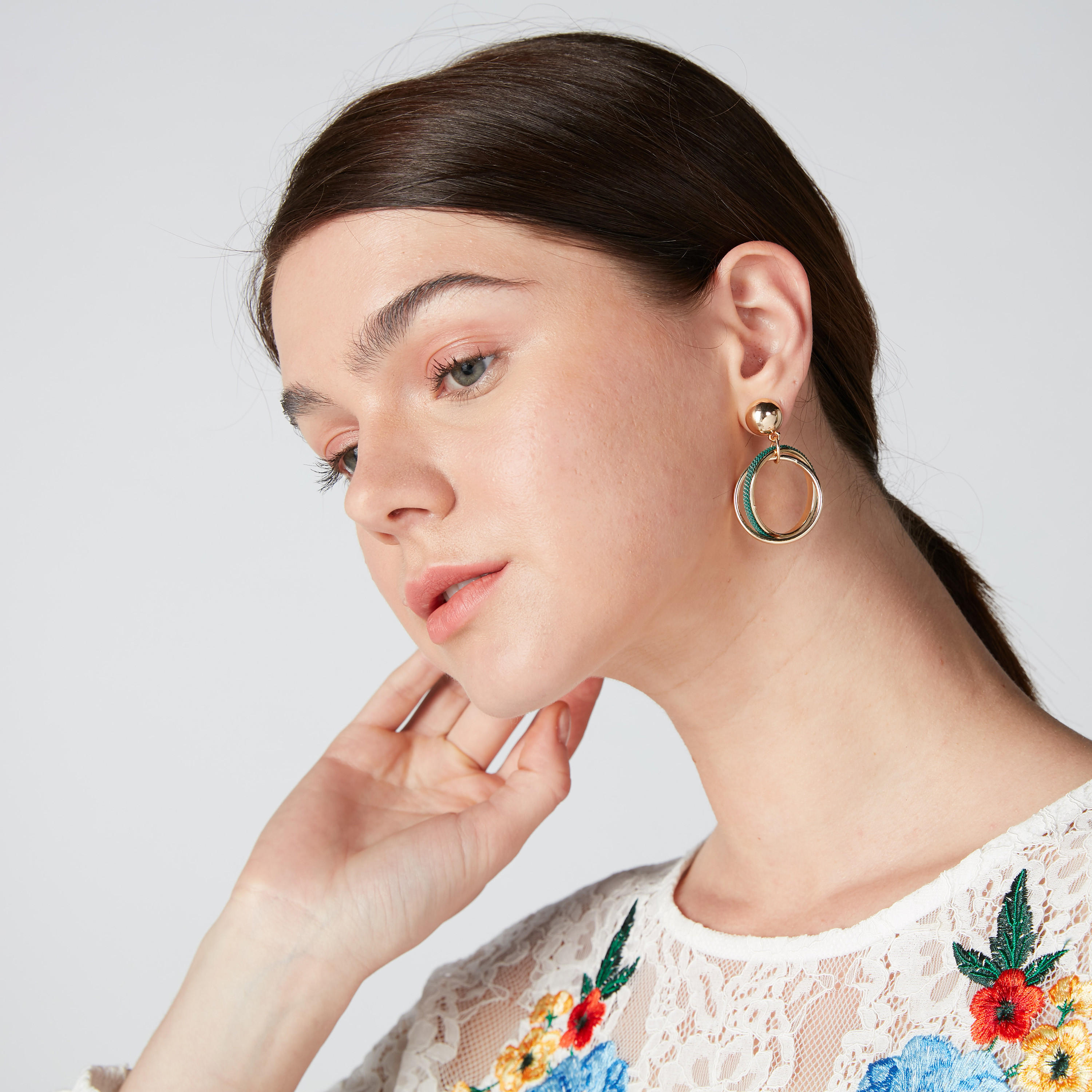 أقراط متدليّة ميتاليك بمكبس إغلاق-women-watchesandjewellery-jewellery-earrings-image-2
