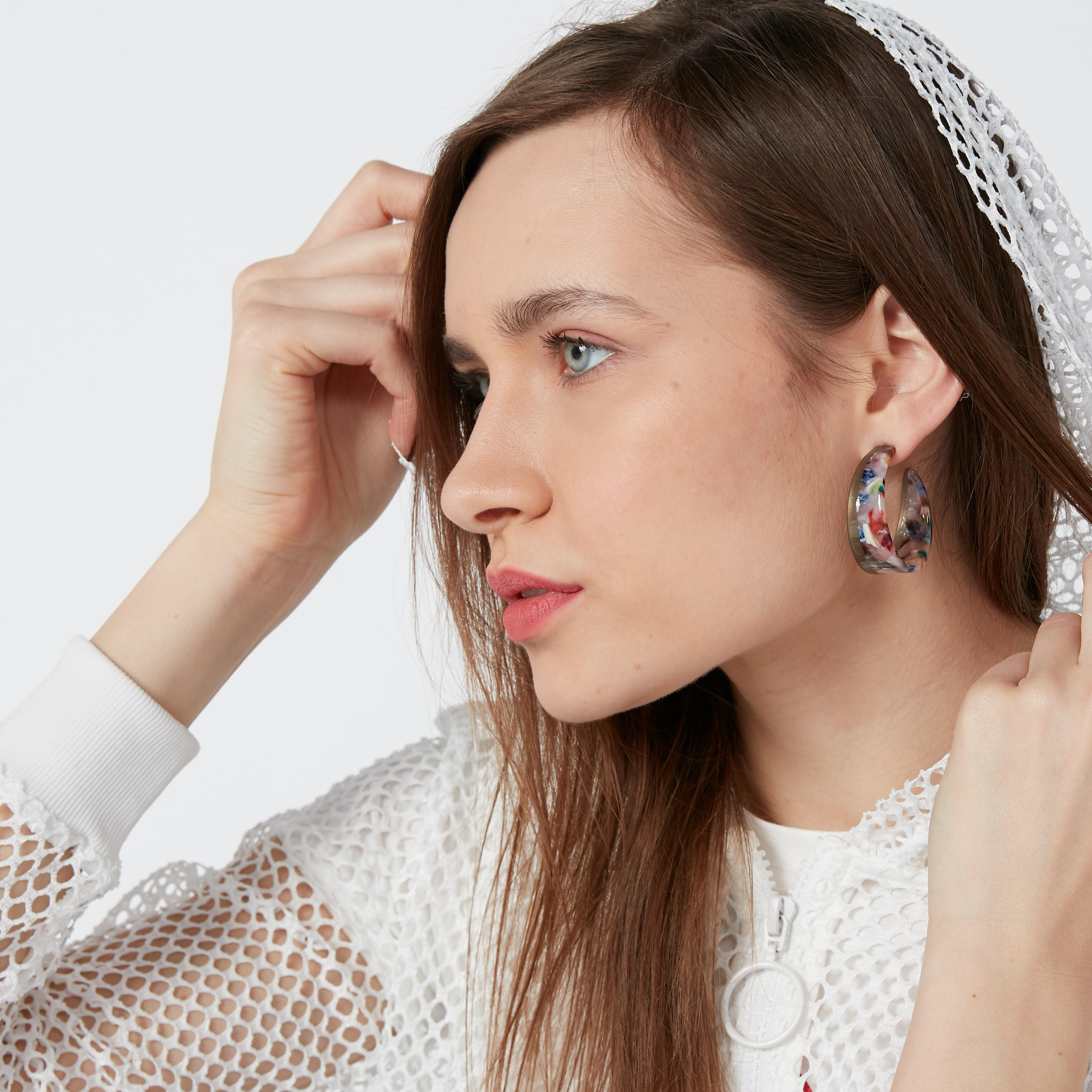 أقراط حلقية بمكبس إغلاق وطبعات-women-watchesandjewellery-jewellery-earrings-image-1
