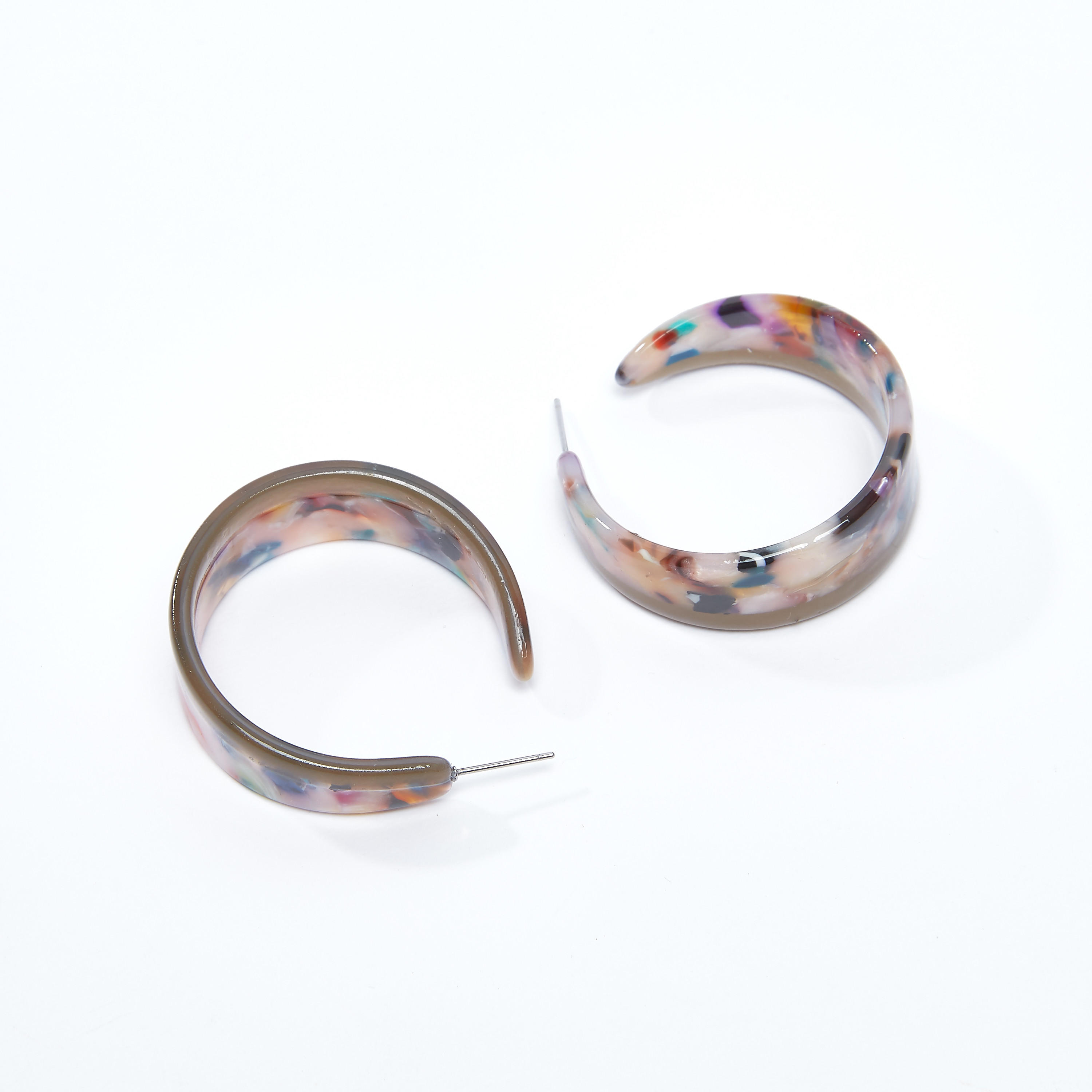 أقراط حلقية بمكبس إغلاق وطبعات-women-watchesandjewellery-jewellery-earrings-image-3