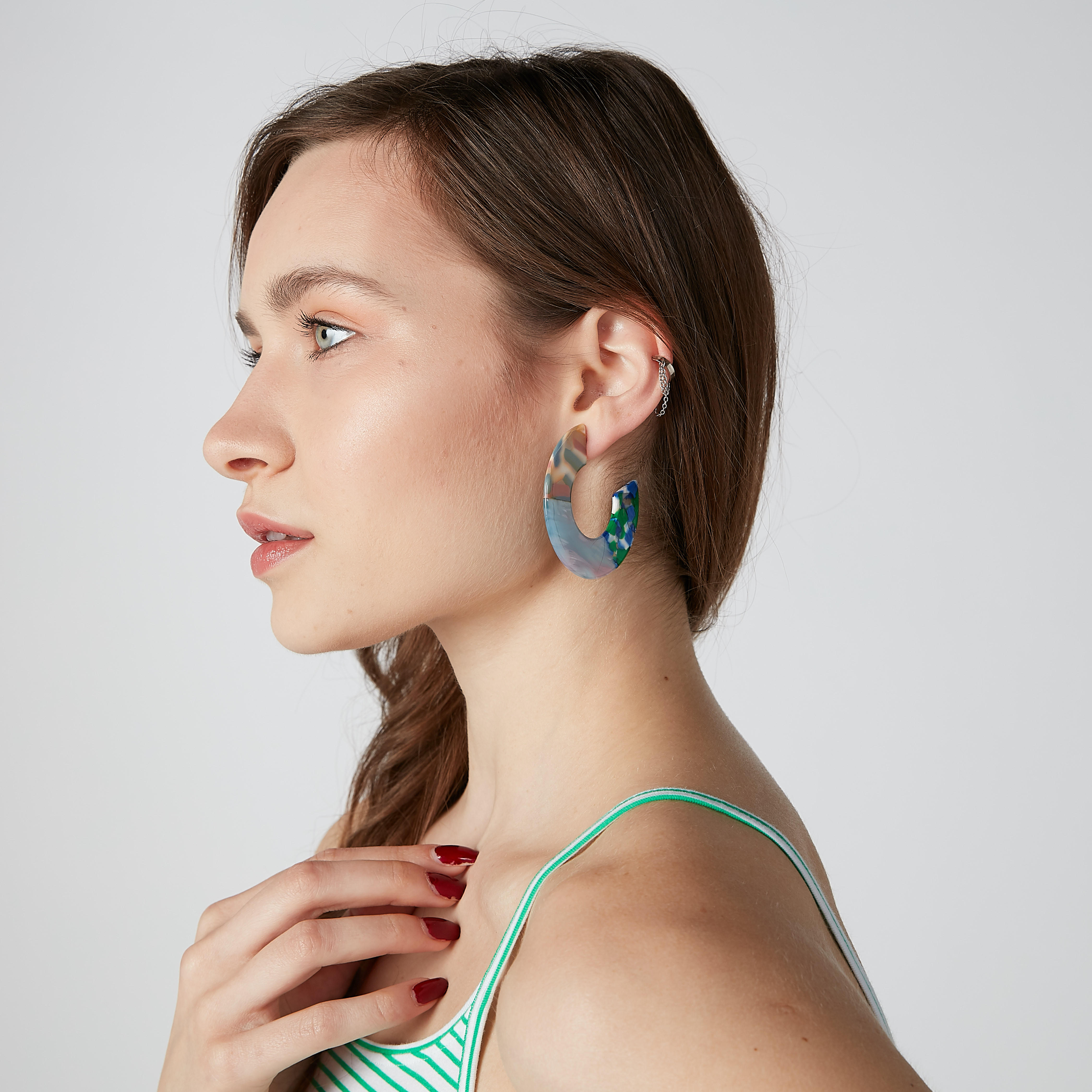 أقراط متدليّة بمكبس إغلاق وطبعات-women-watchesandjewellery-jewellery-earrings-image-2
