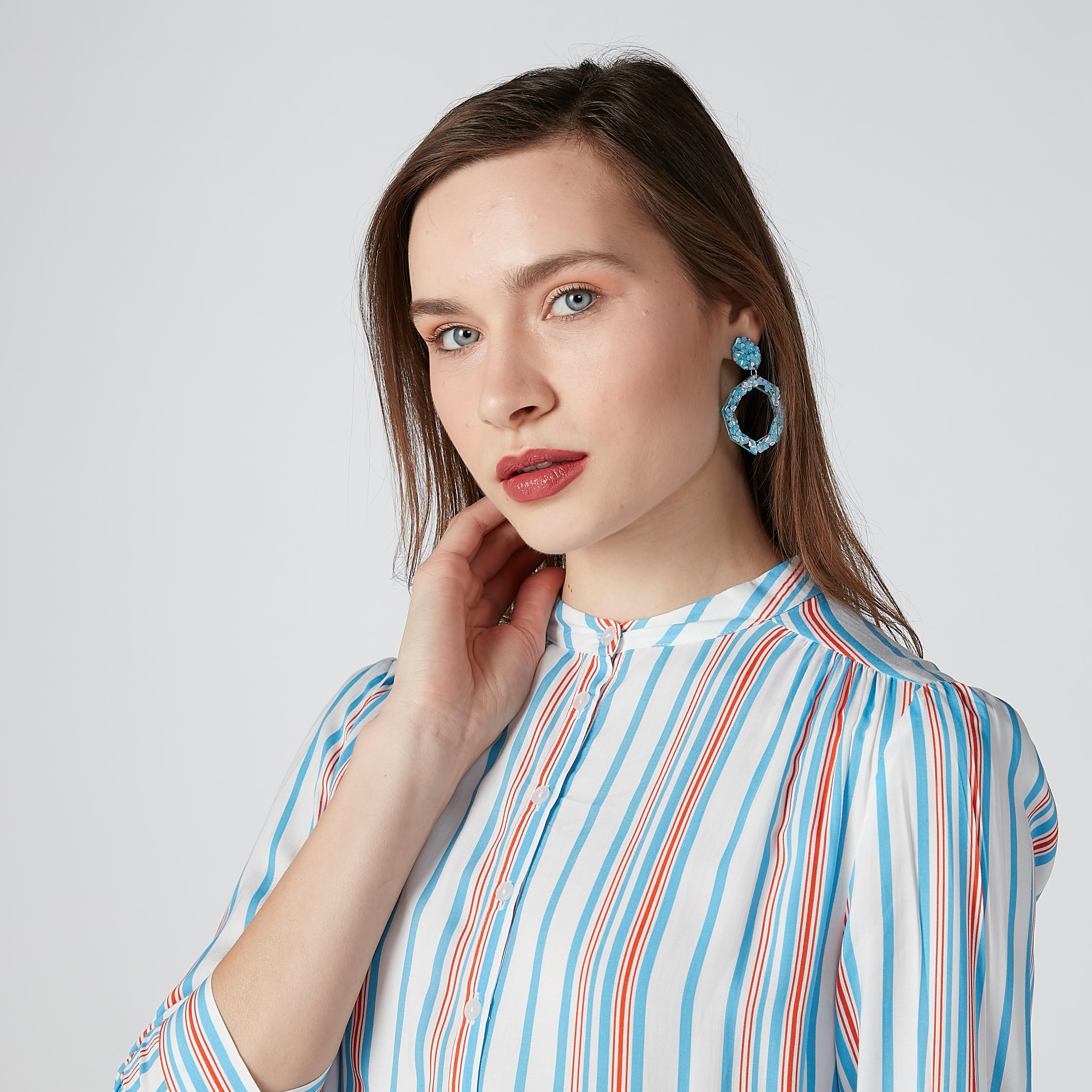 Embellished Dangling Earrings with Pushback Closure-women-watchesandjewellery-jewellery-earrings-image-2