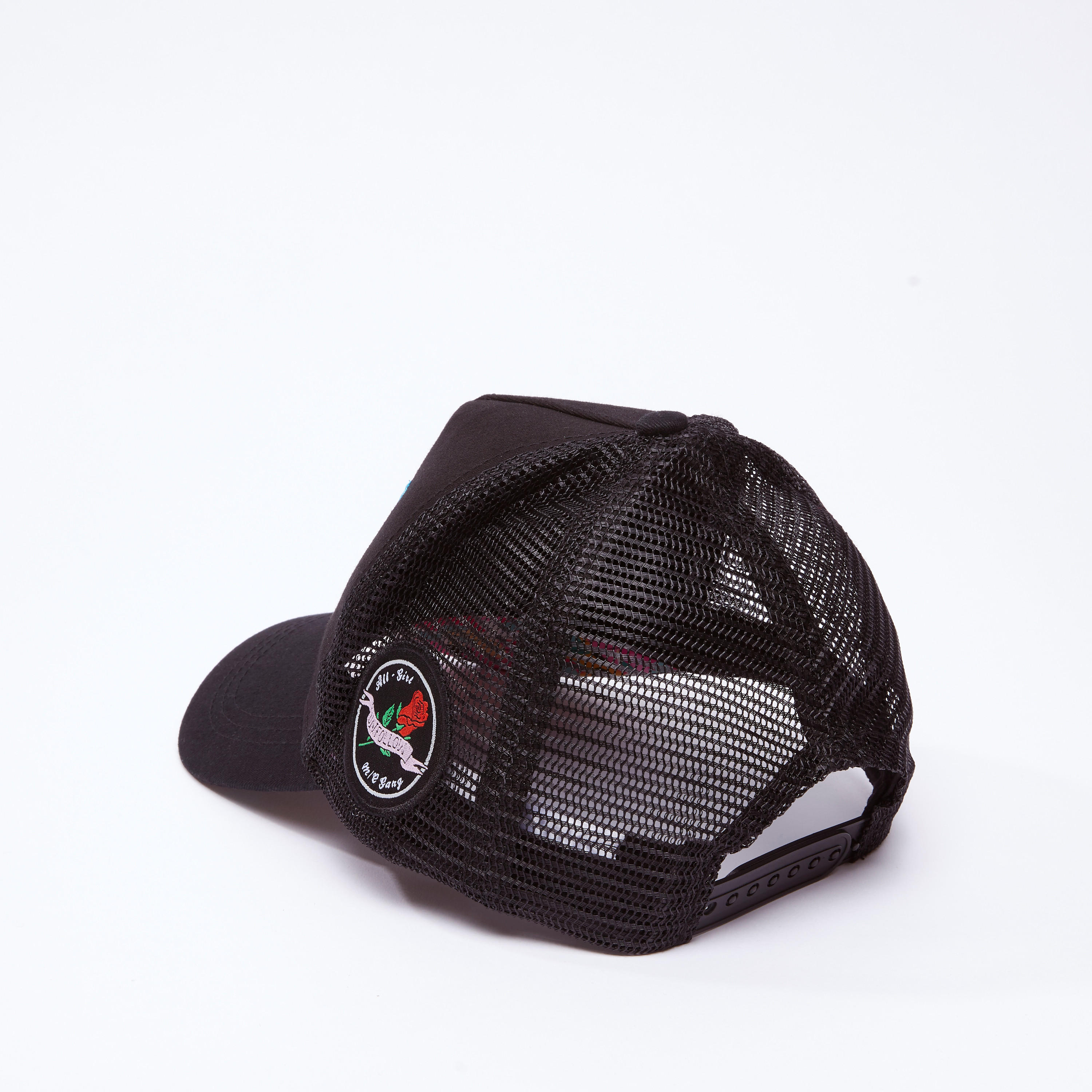 قبعة كاب مطرّزة بزر إغلاق وتفاصيل شبكية-women-clothingaccessories-capsandhats-image-3