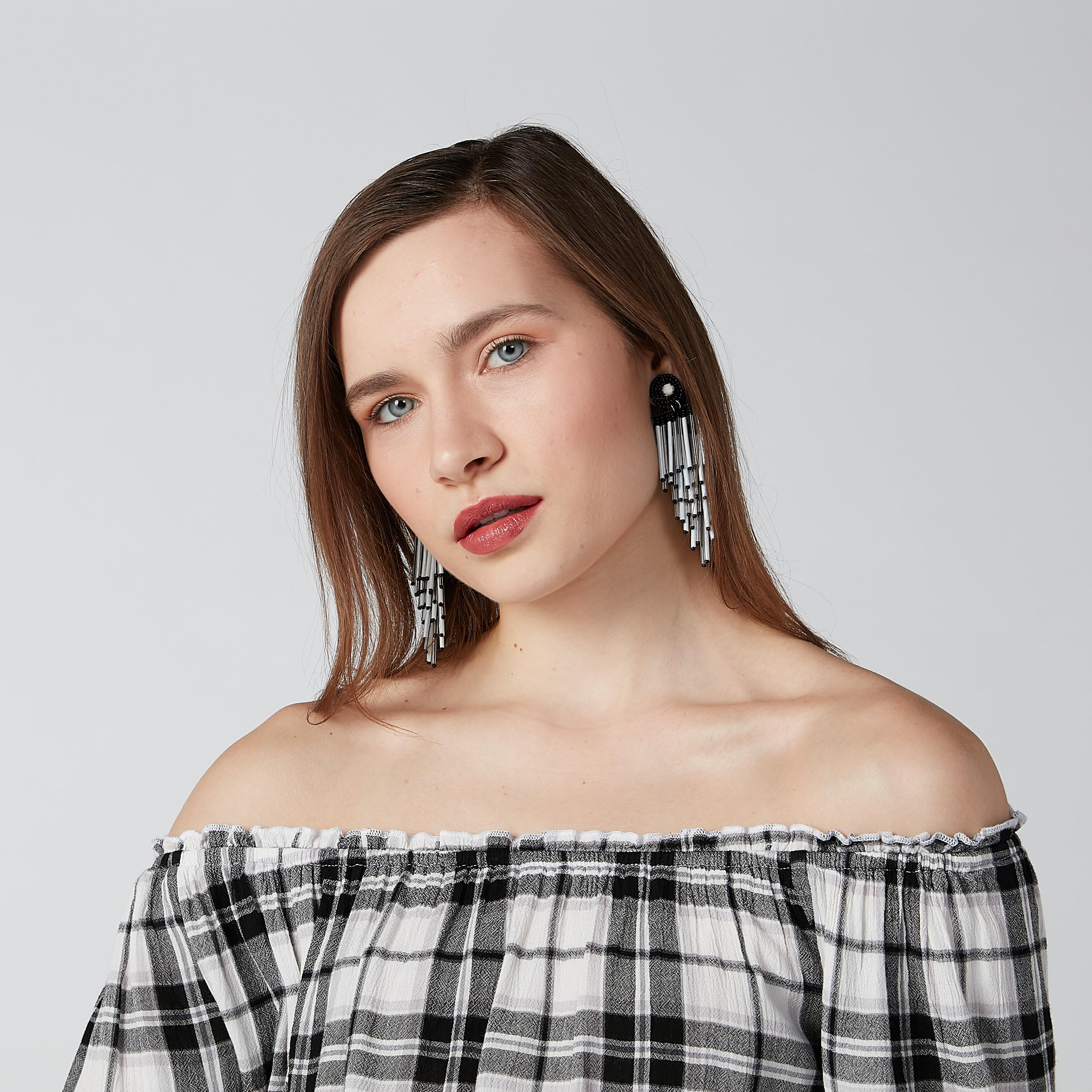 Beaded Dangling Earrings with Pushback Closure-women-watchesandjewellery-jewellery-earrings-image-2