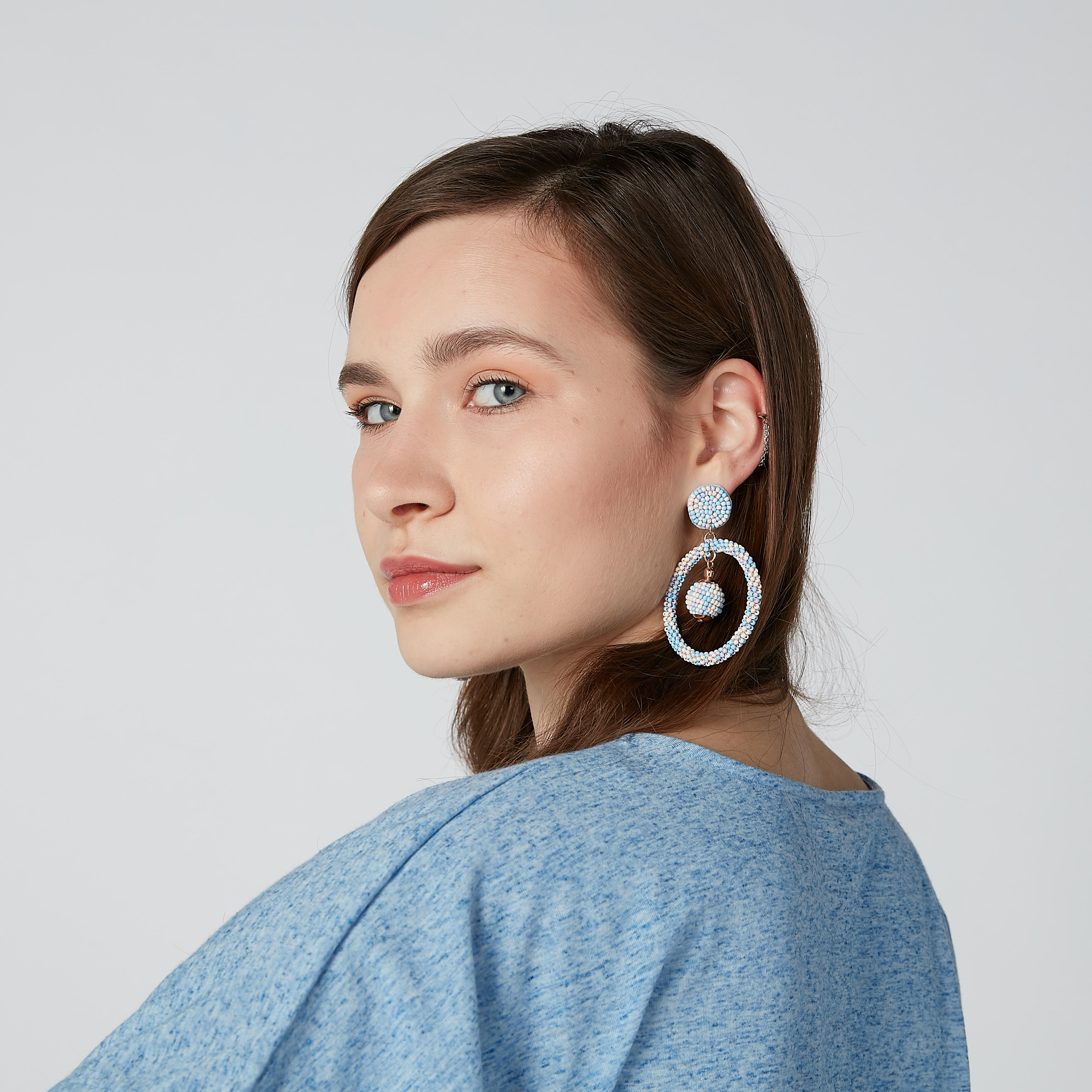 أقراط بدلّاية خرز مستديرة ومكبس إغلاق-women-watchesandjewellery-jewellery-earrings-image-2