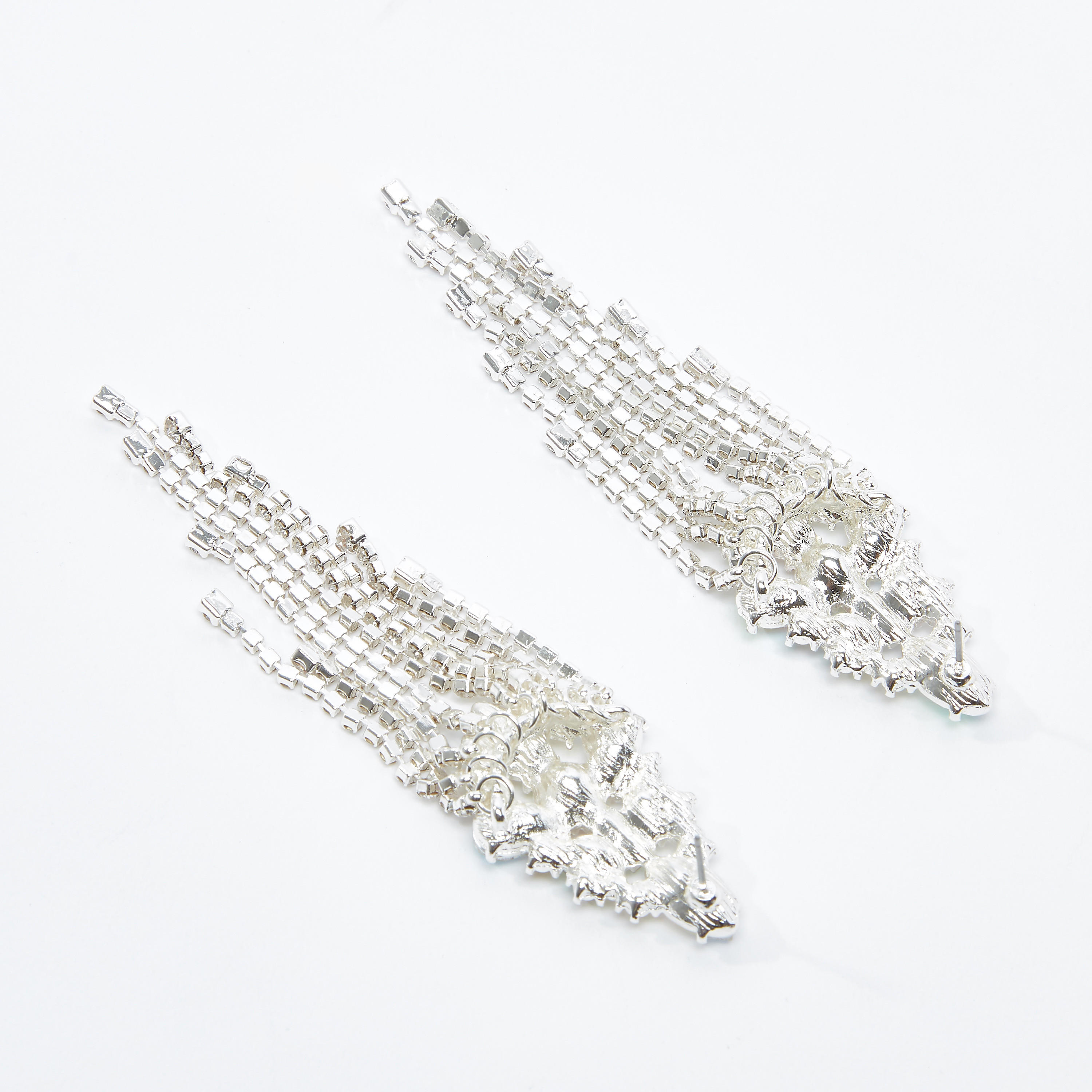 أقراط متدليّة مرصّعة بمكبس إغلاق-women-watchesandjewellery-jewellery-earrings-image-1