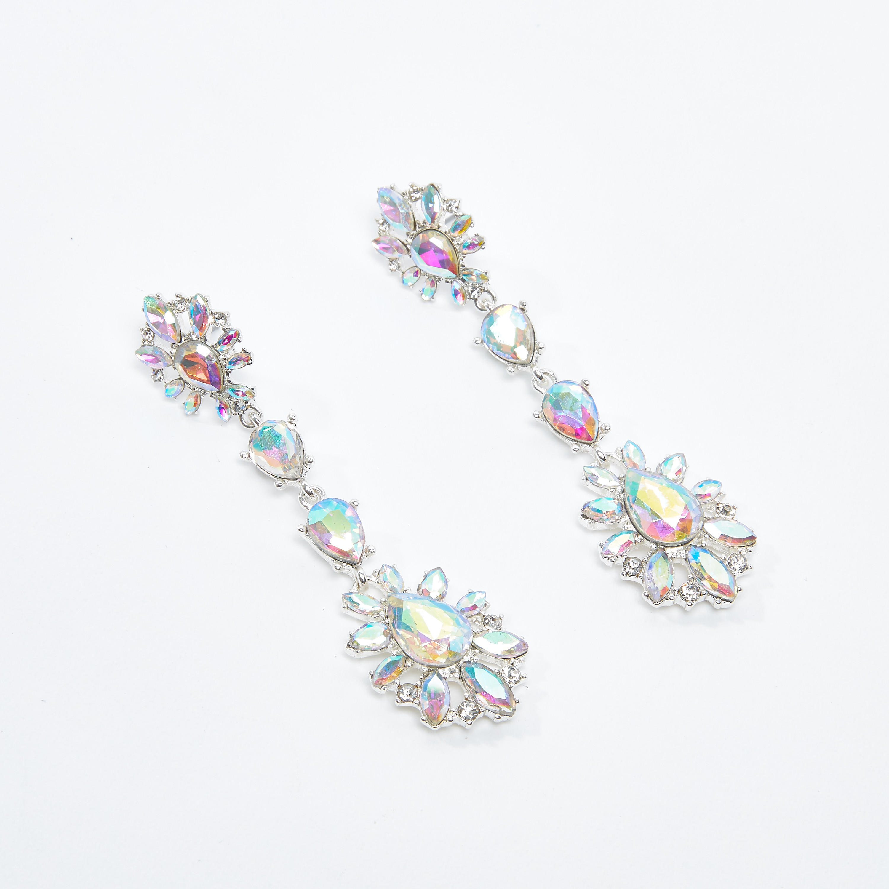 أقراط متدليّة مرصّعة بمكبس إغلاق-women-watchesandjewellery-jewellery-earrings-image-3