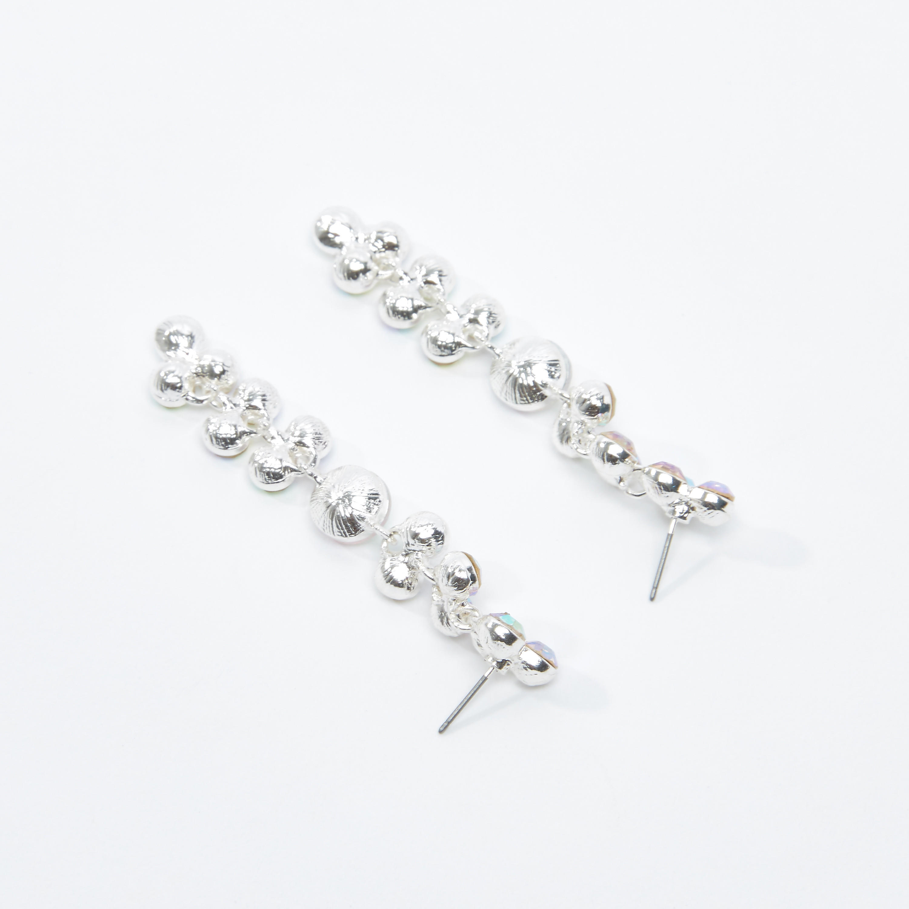 أقراط متدليّة مرصّعة بمكبس إغلاق-women-watchesandjewellery-jewellery-earrings-image-3