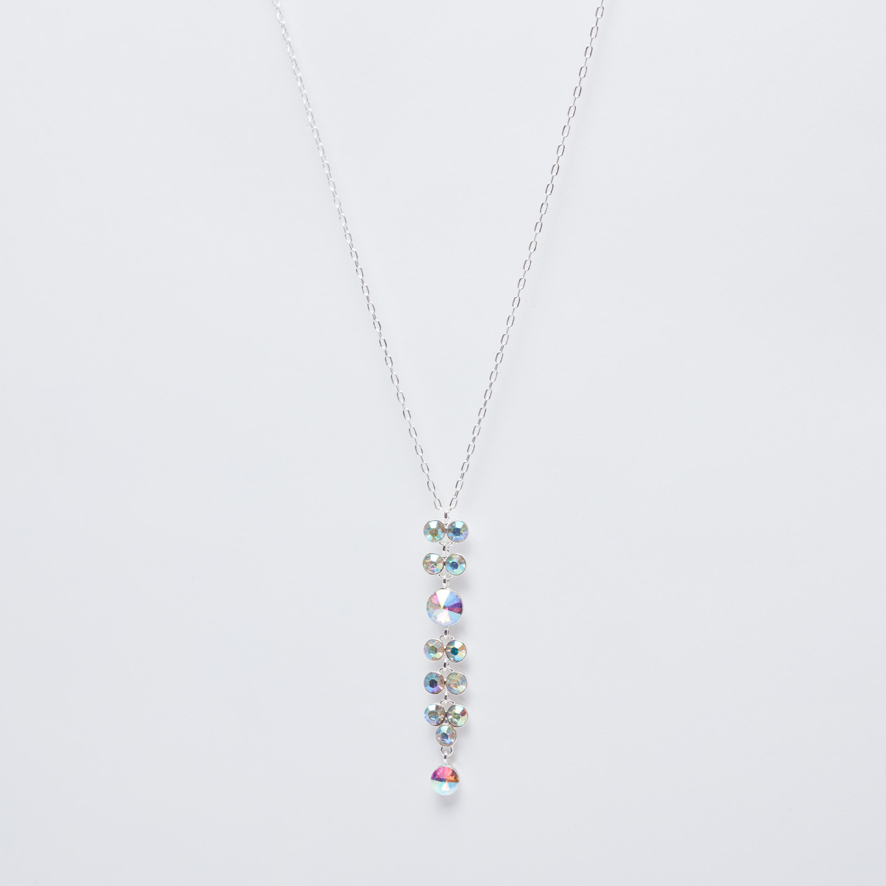 قلادة مرصّعة بدلّاية ومشبك إغلاق-women-watchesandjewellery-jewellery-necklacesandpendants-image-1