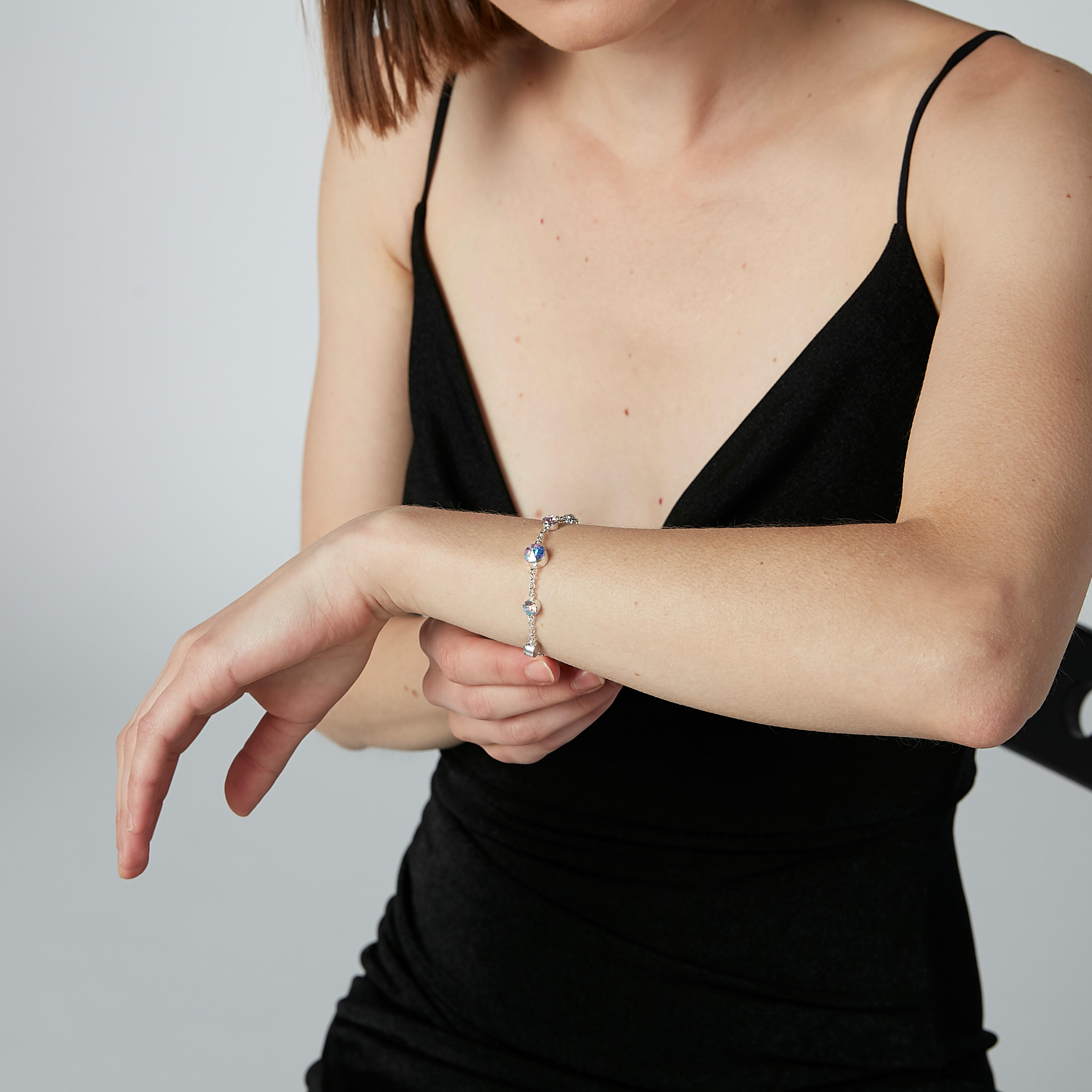 اسوارة مرصعة بمشبك إغلاق-women-watchesandjewellery-jewellery-banglesandbracelets-image-2