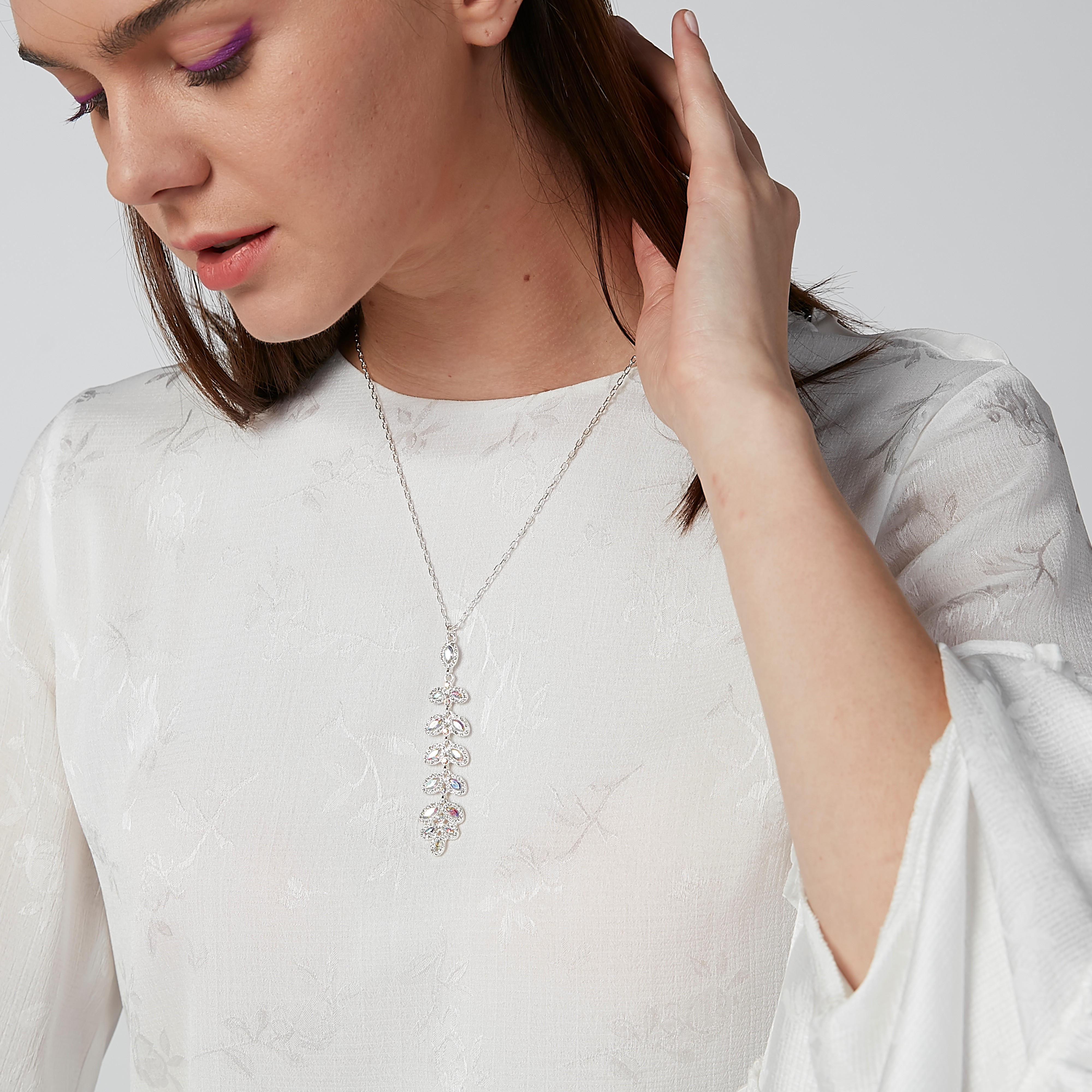 قلادة متدلية مُرصعة بمشبك إغلاق-women-watchesandjewellery-jewellery-necklacesandpendants-image-2