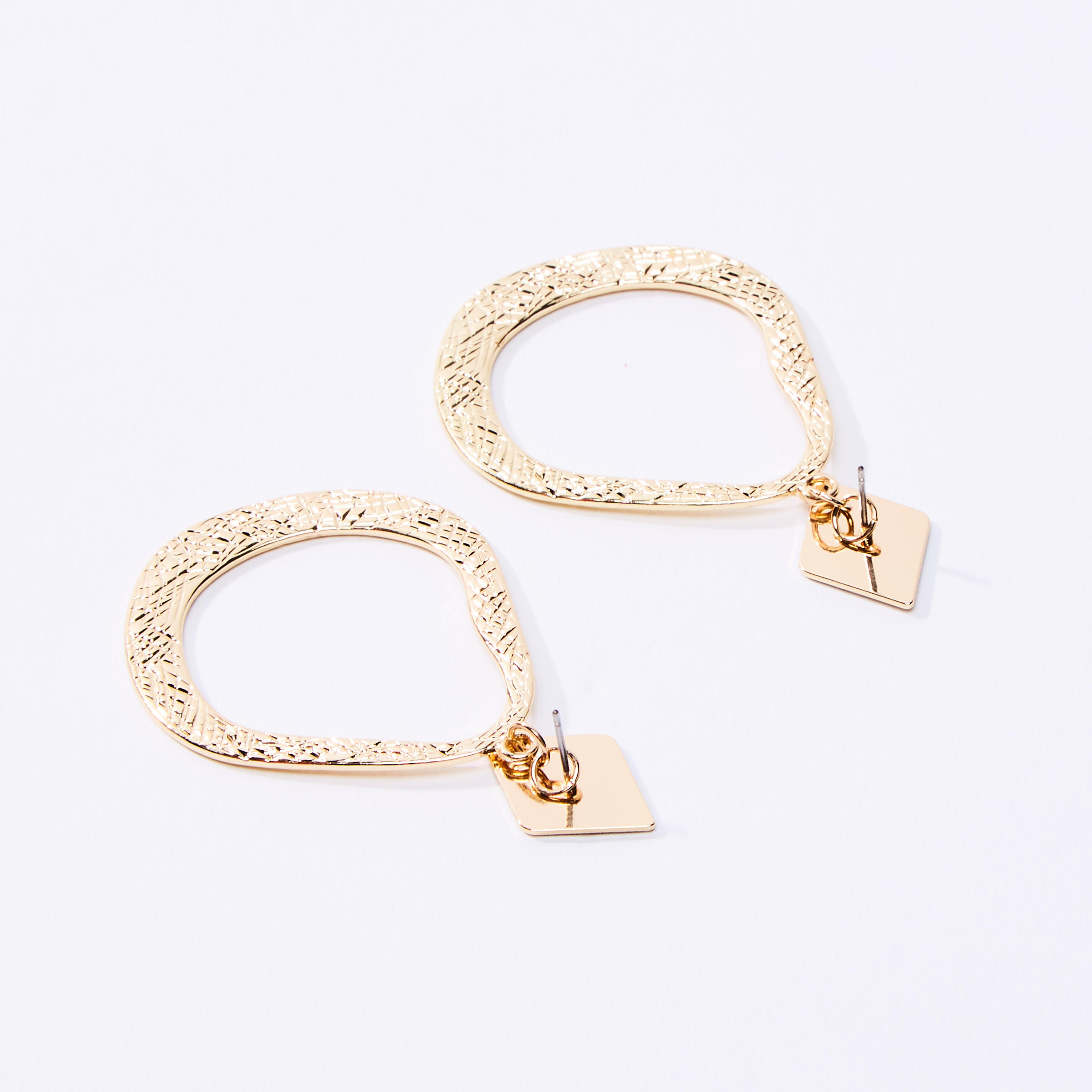 أقراط ميتاليك بمكبس إغلاق-women-watchesandjewellery-jewellery-earrings-image-1