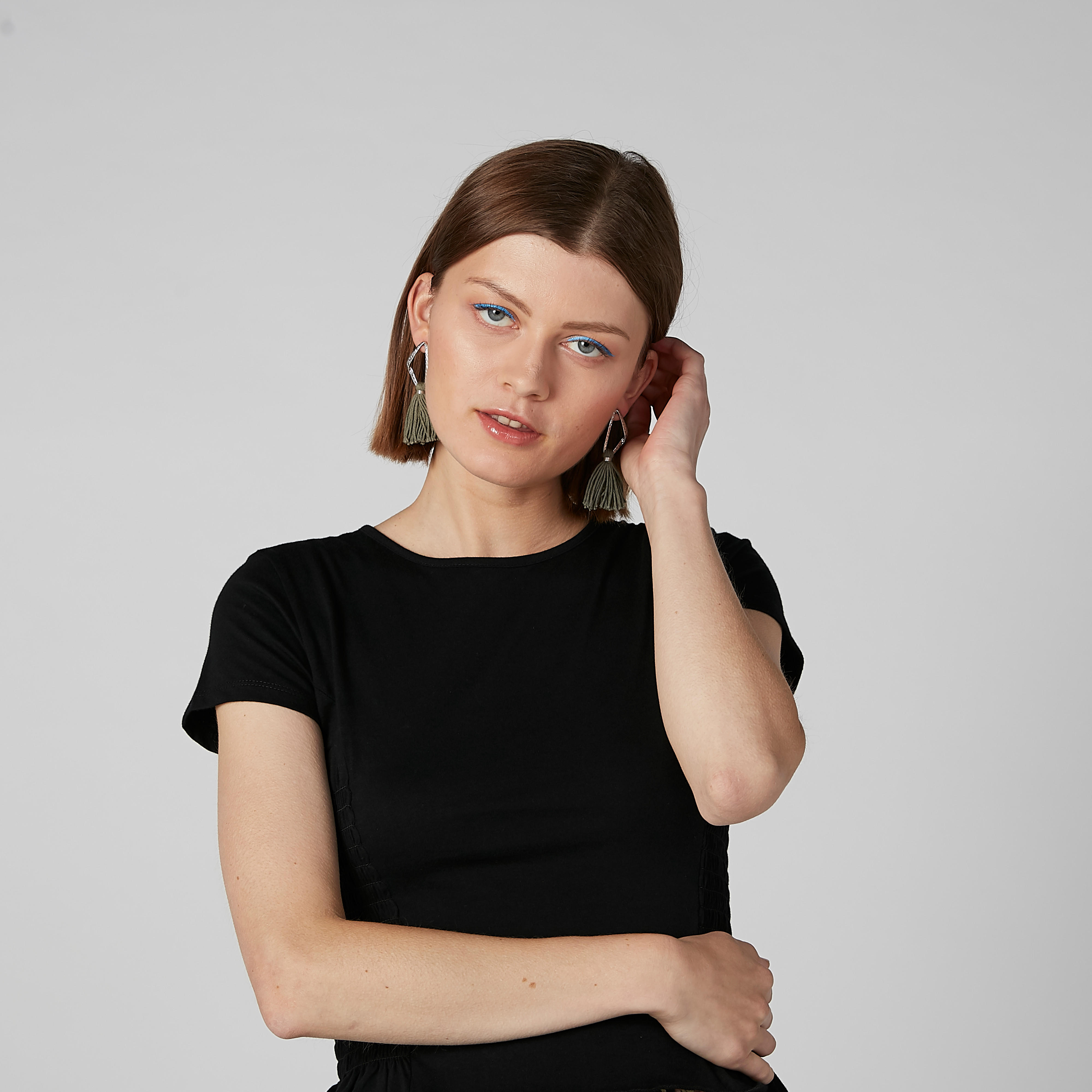 أقراط بمكبس إغلاق وشرّابات-women-watchesandjewellery-jewellery-earrings-image-2