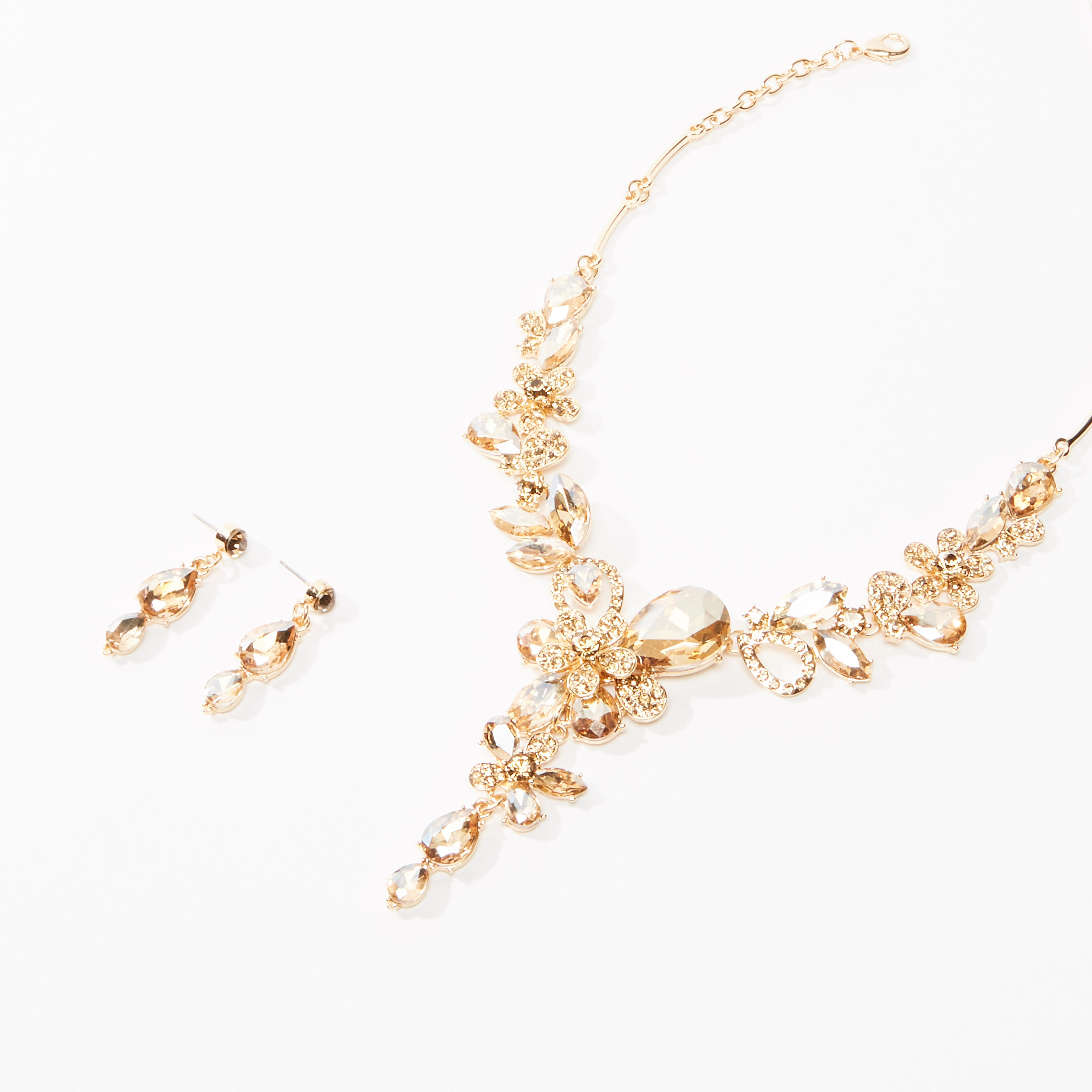 طقم أقراط متدلية وقلادة مرصّعة-women-watchesandjewellery-jewellery-jewellerysets-image-1