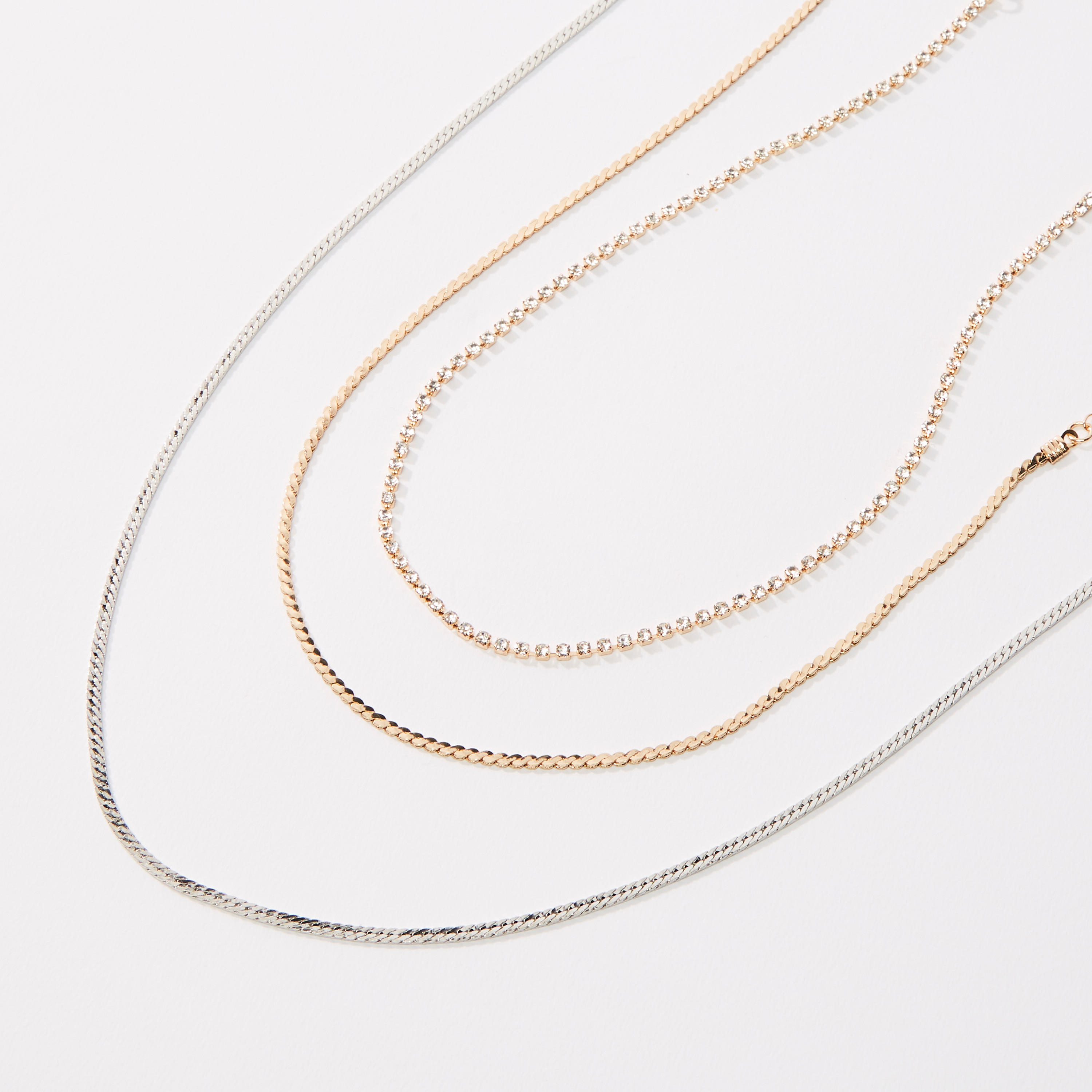 قلادة ميتاليك متعددة الطبقات بمشبك إغلاق-women-watchesandjewellery-jewellery-necklacesandpendants-image-1