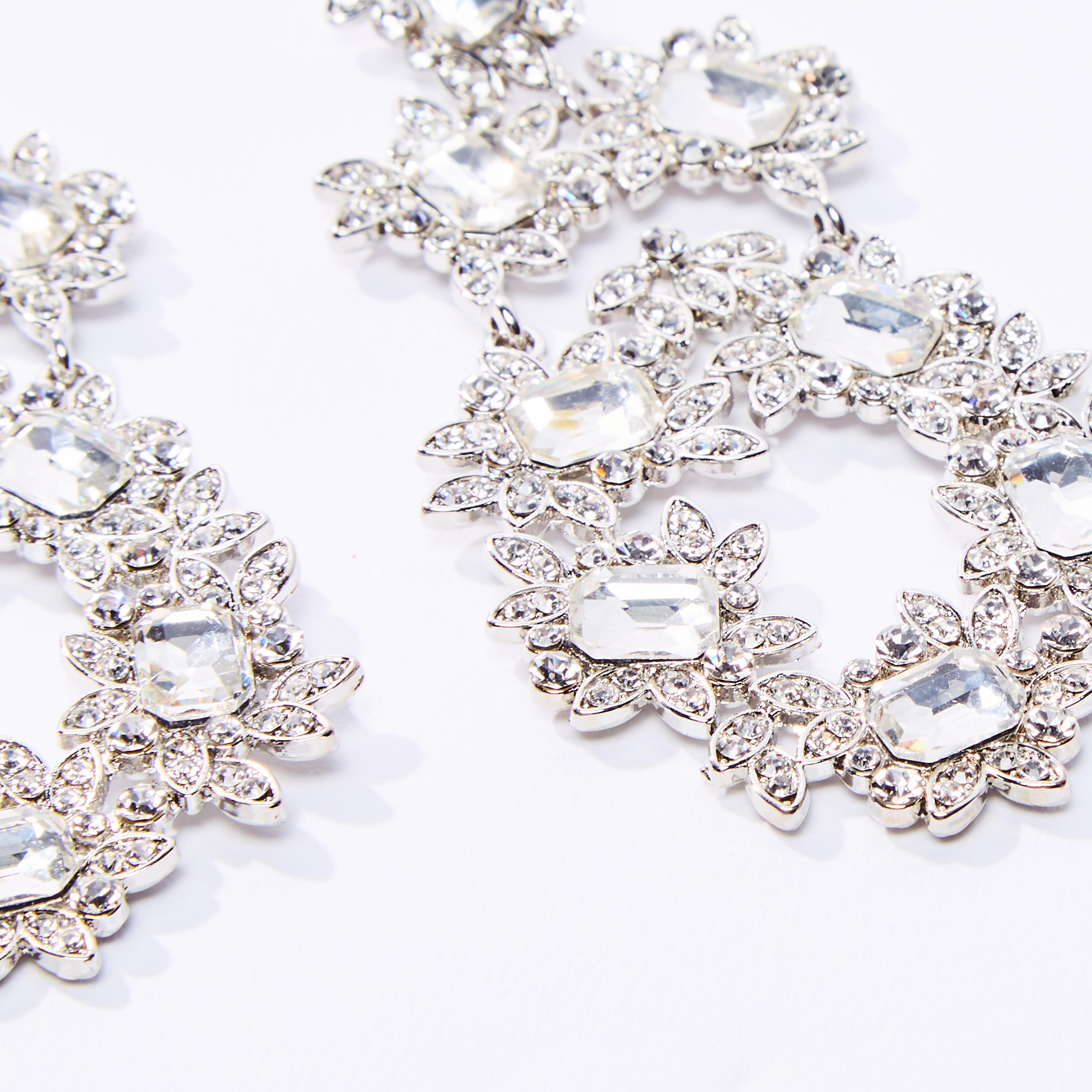 أقراط متدليّة مرصّعة بمكبس إغلاق-women-watchesandjewellery-jewellery-earrings-image-3