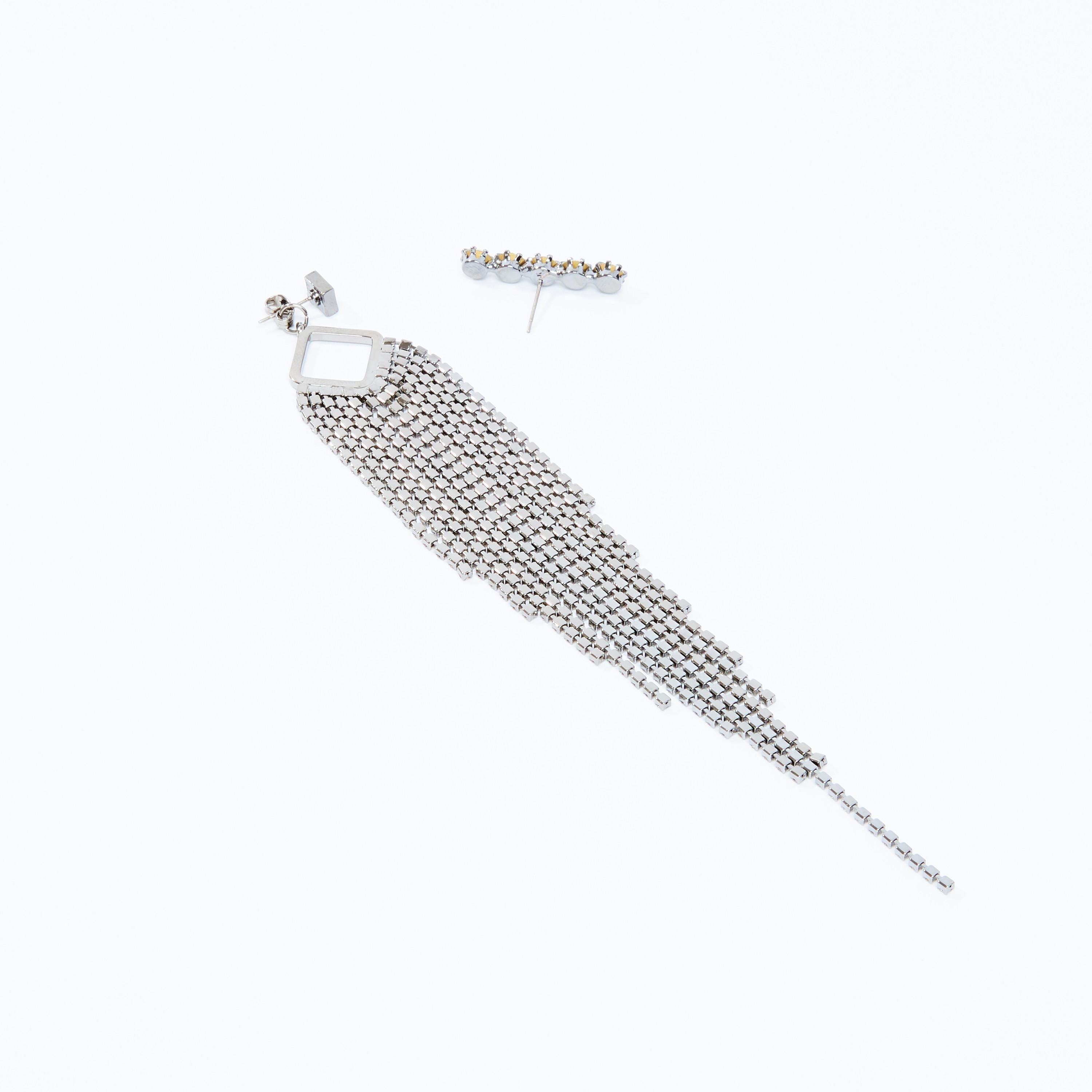 أقراط مرّصعة بمكبس إغلاق-women-watchesandjewellery-jewellery-earrings-image-2
