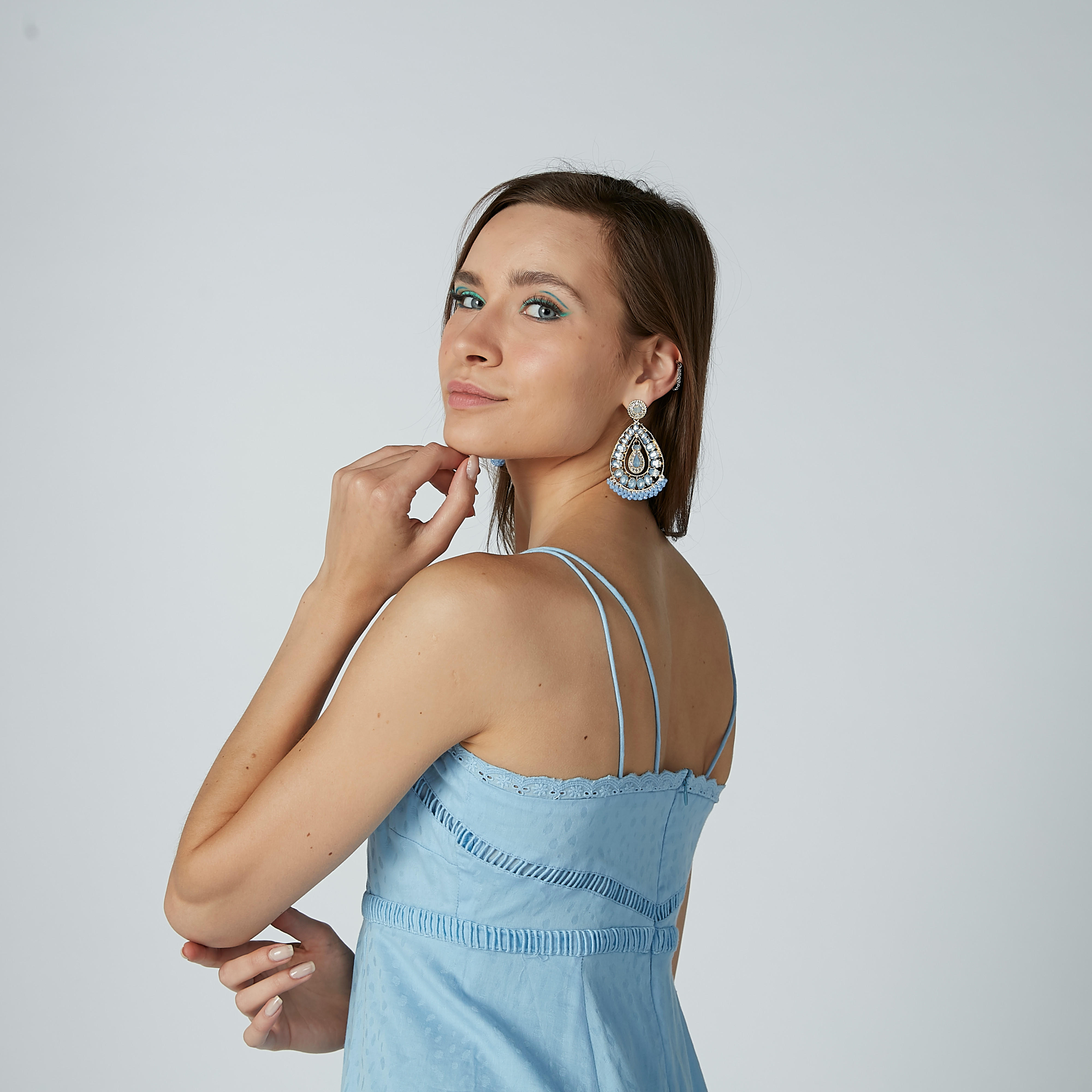 أقراط بدلّاية مزينة بمكبس إغلاق-women-watchesandjewellery-jewellery-earrings-image-3