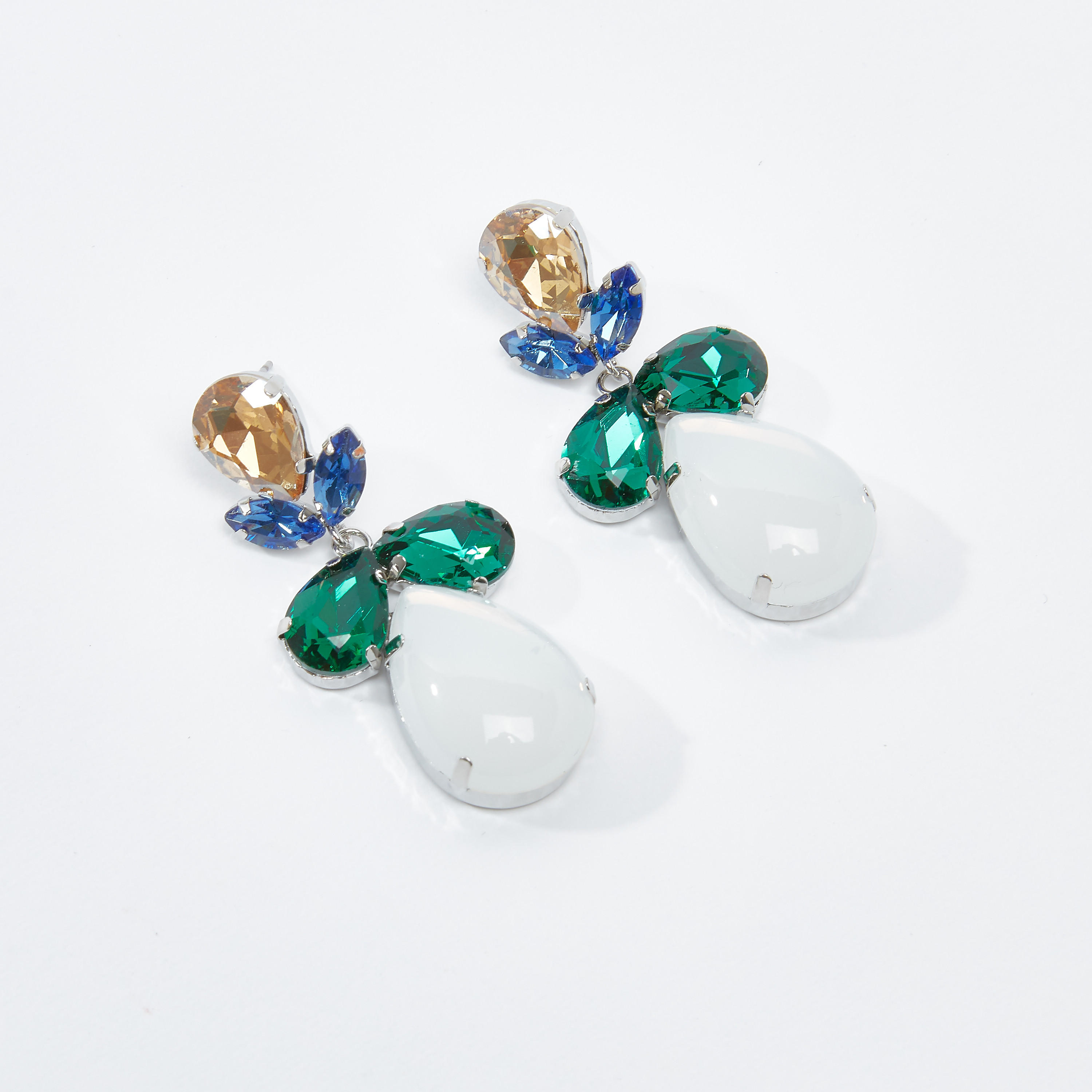 أقراط بدلّاية مزينة بمكبس إغلاق-women-watchesandjewellery-jewellery-earrings-image-1