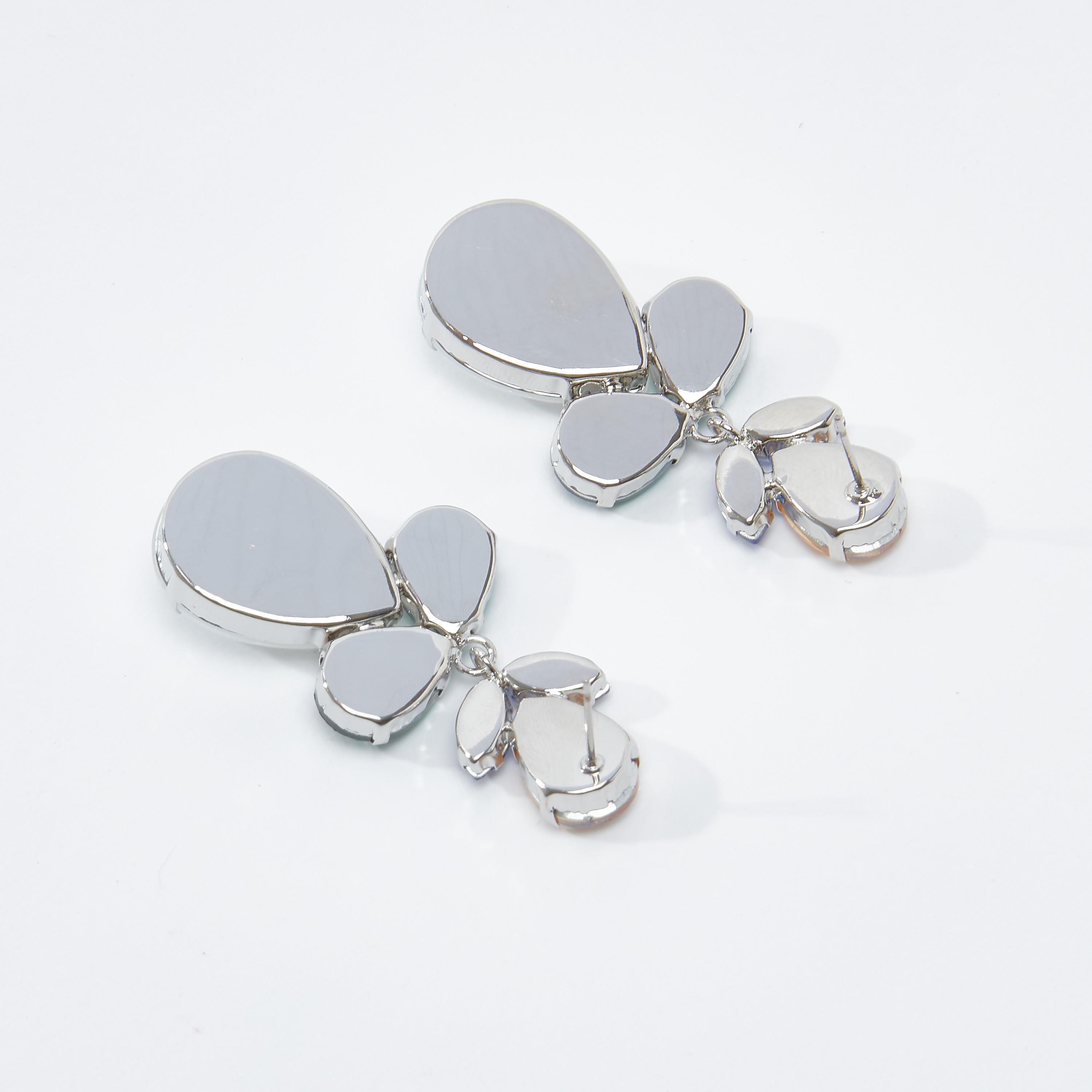 أقراط بدلّاية مزينة بمكبس إغلاق-women-watchesandjewellery-jewellery-earrings-image-3