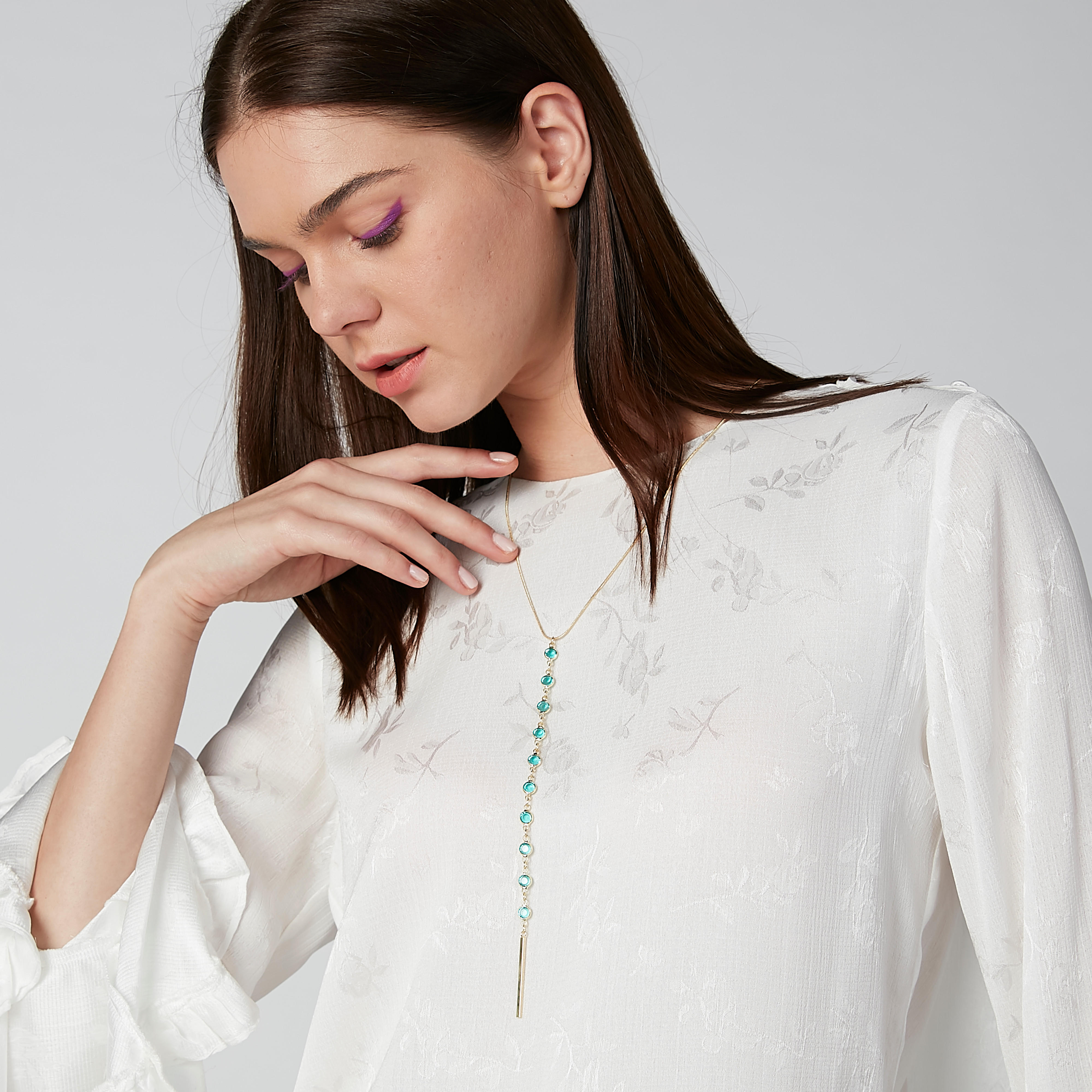 قلادة متدلية مُرصعة بمشبك إغلاق-women-watchesandjewellery-jewellery-necklacesandpendants-image-2