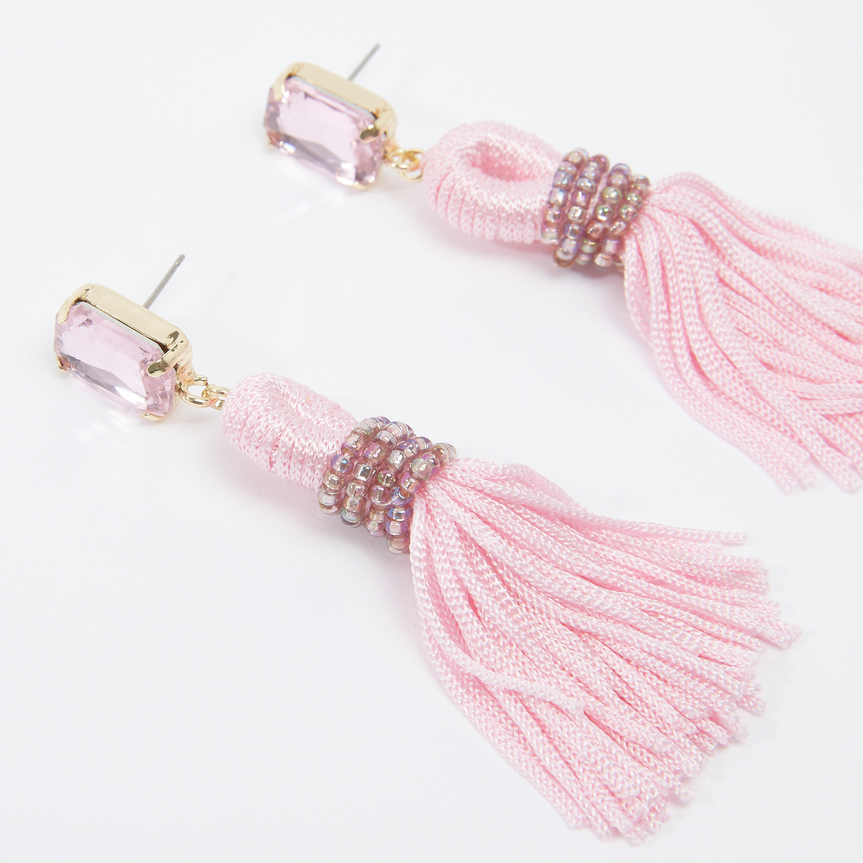 أقراط متدلية بشرّابات وتفاصيل مرصّعة وخرز-women-watchesandjewellery-jewellery-earrings-image-3
