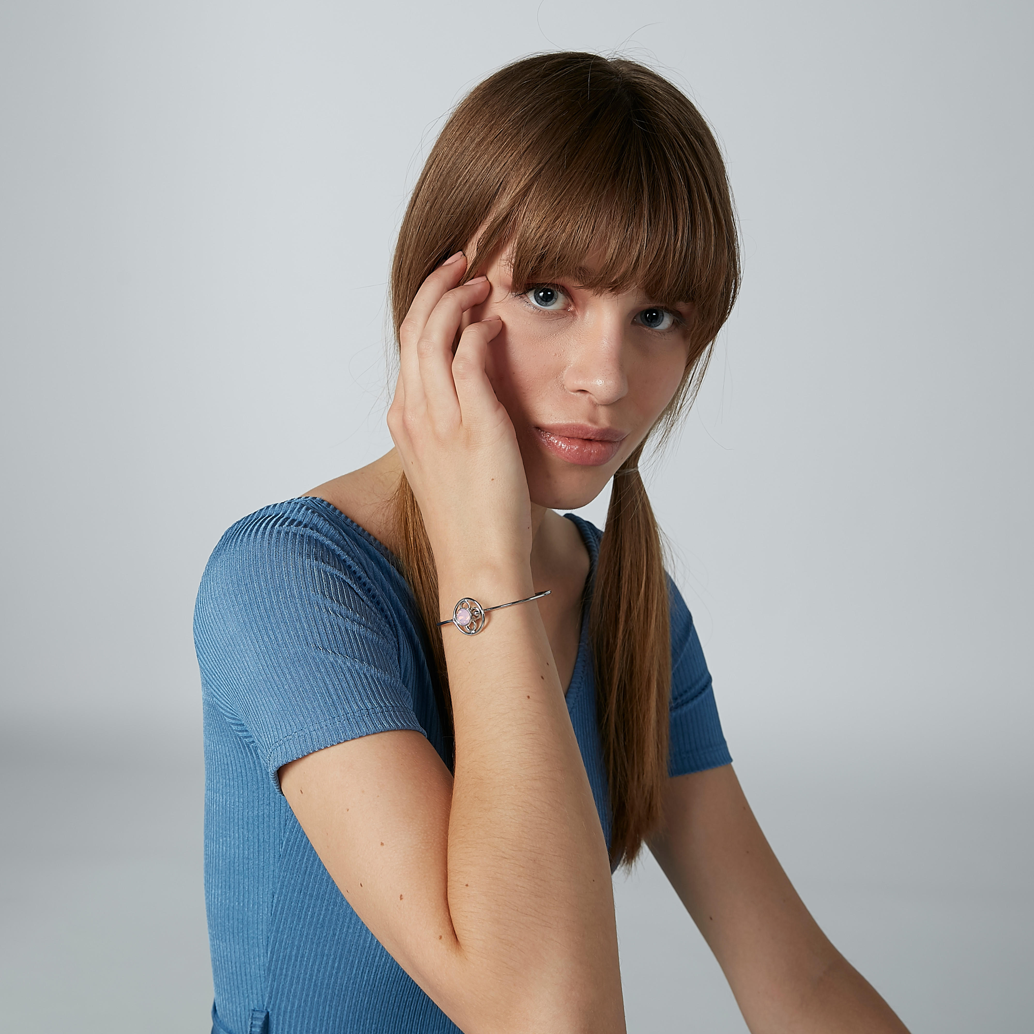 سوار مرصّع بخطّاف إغلاق-women-watchesandjewellery-jewellery-banglesandbracelets-image-2