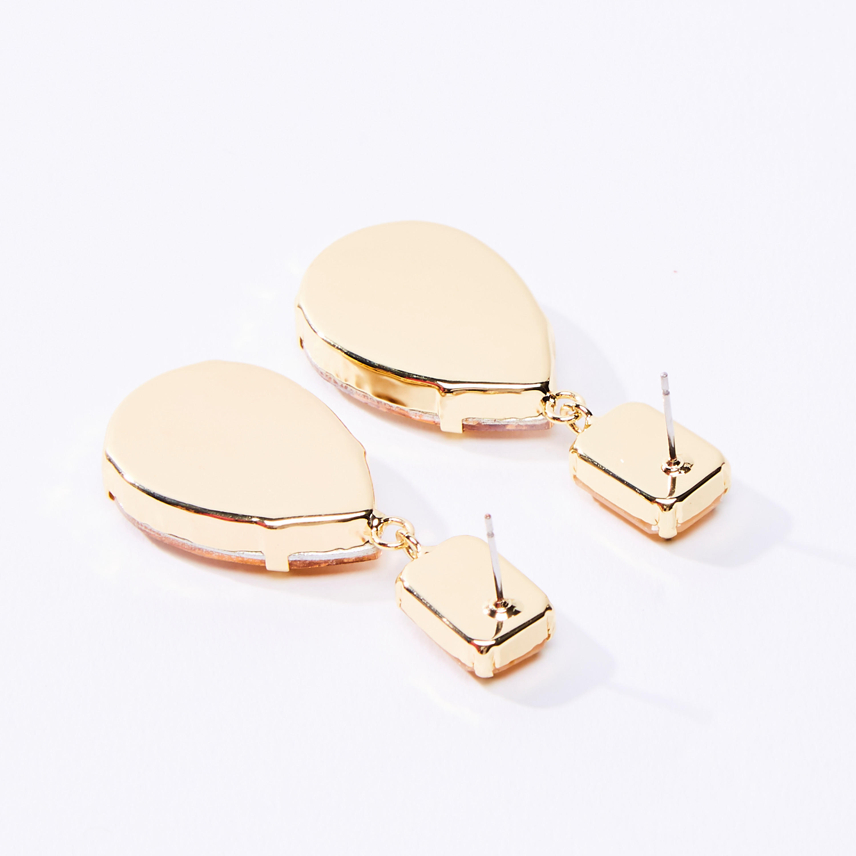 أقراط متدليّة مرصّعة بمكبس إغلاق-women-watchesandjewellery-jewellery-earrings-image-2