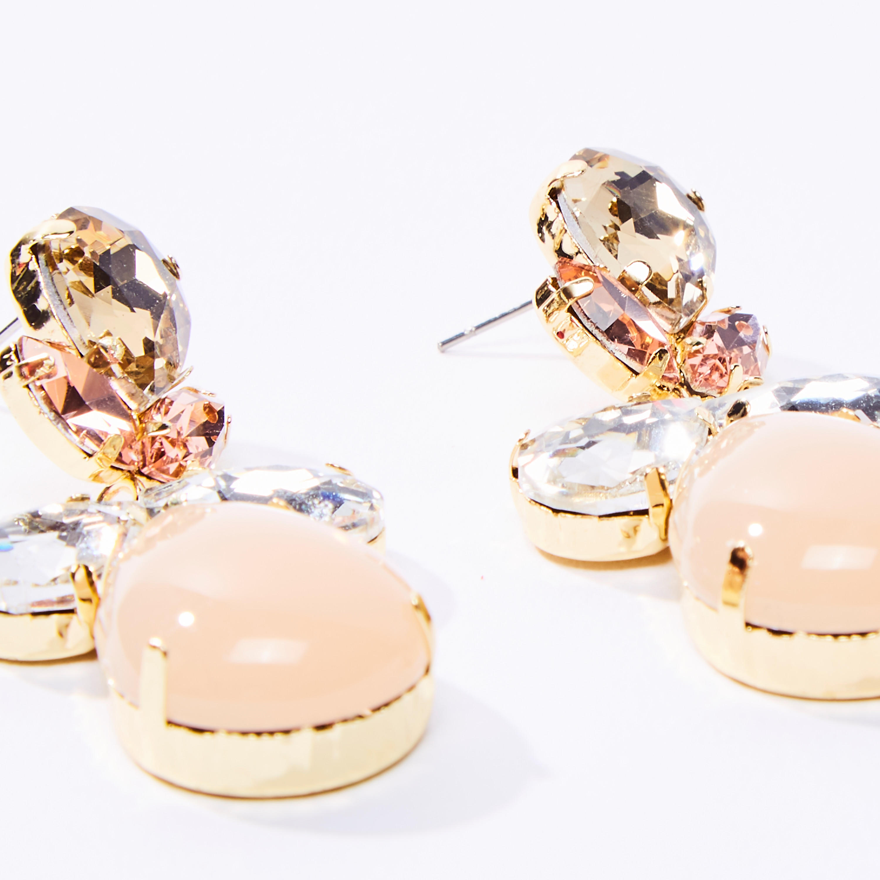 أقراط متدليّة مرصّعة بمكبس إغلاق-women-watchesandjewellery-jewellery-earrings-image-2