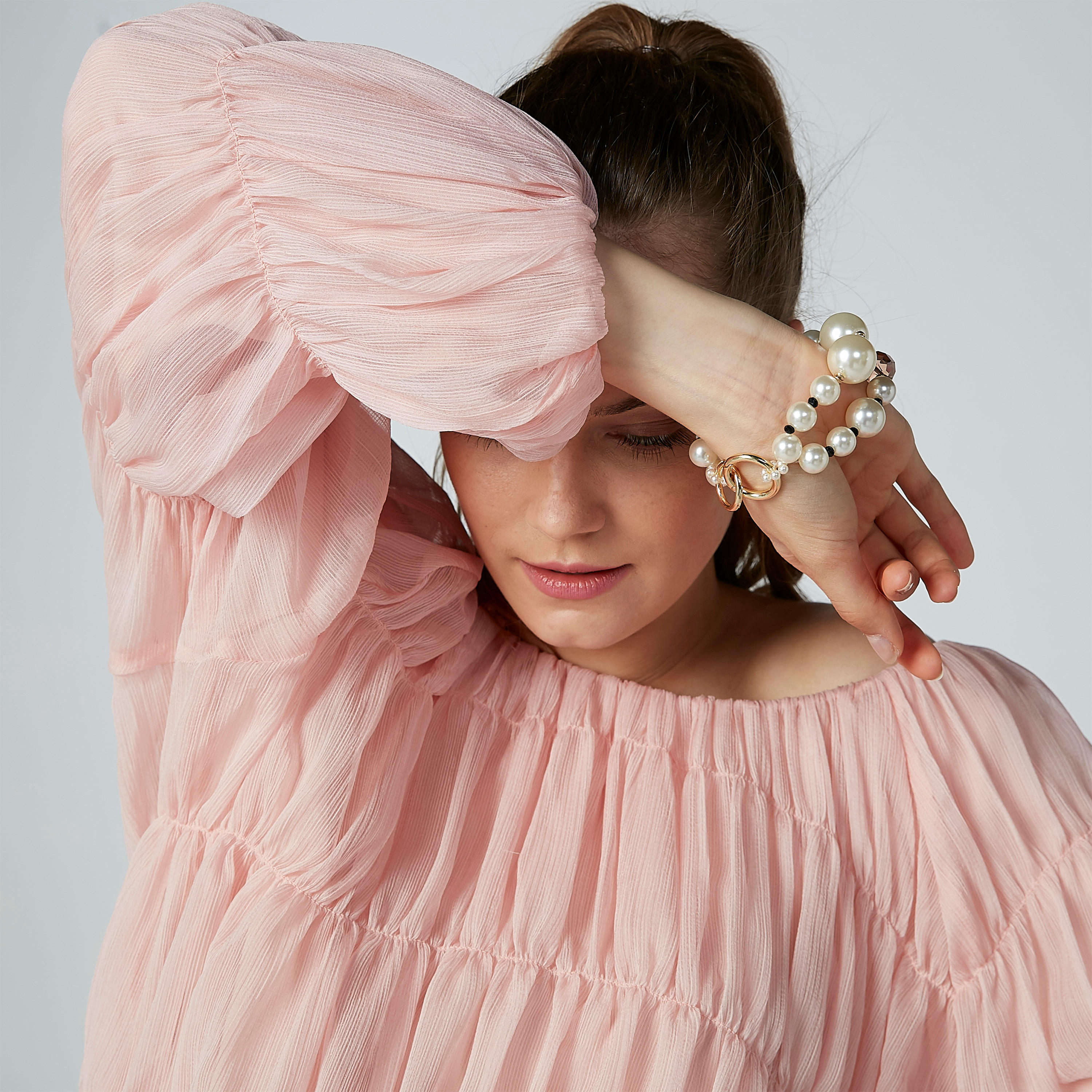 سوار مزيّن بمشبك إغلاق-women-watchesandjewellery-jewellery-banglesandbracelets-image-2