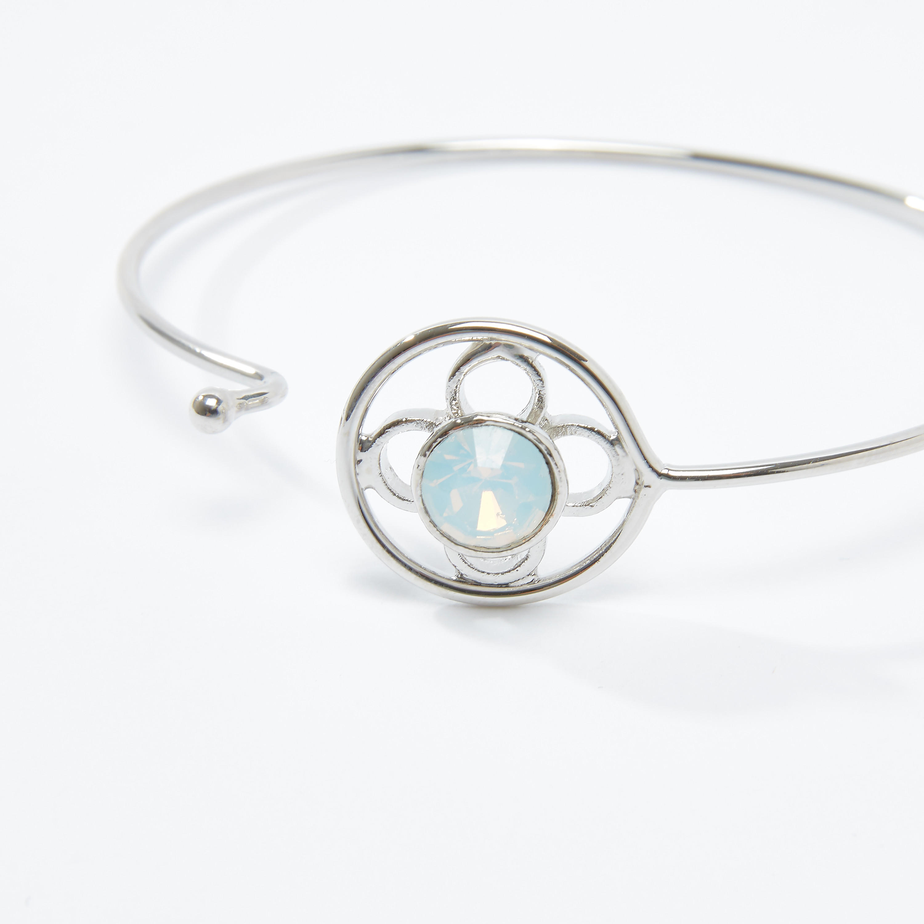 سوار ميتاليك بتفاصيل مرصّعة وخطاف إغلاق-women-watchesandjewellery-jewellery-banglesandbracelets-image-4