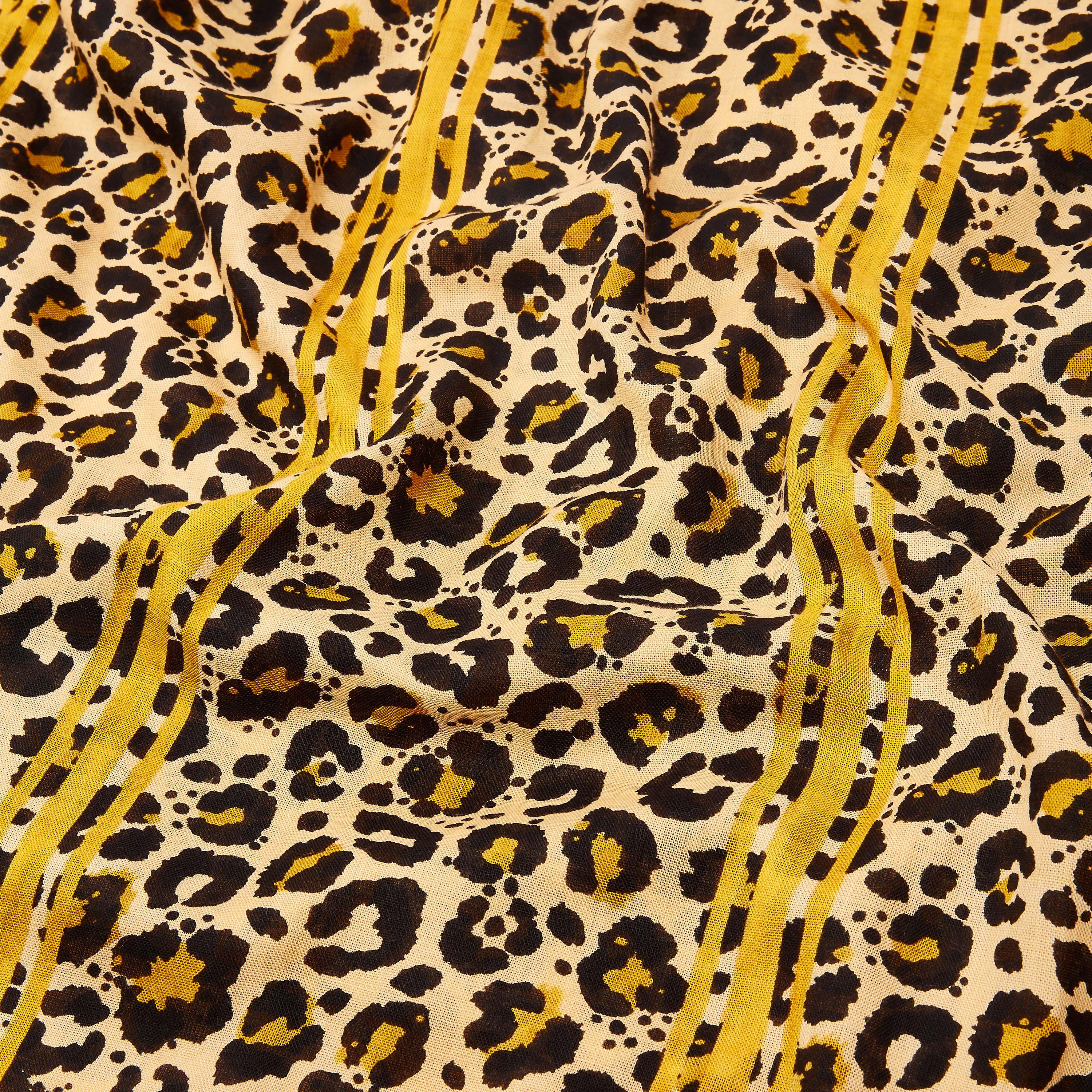 وشاح بطبعات-women-clothingaccessories-scarves-image-3