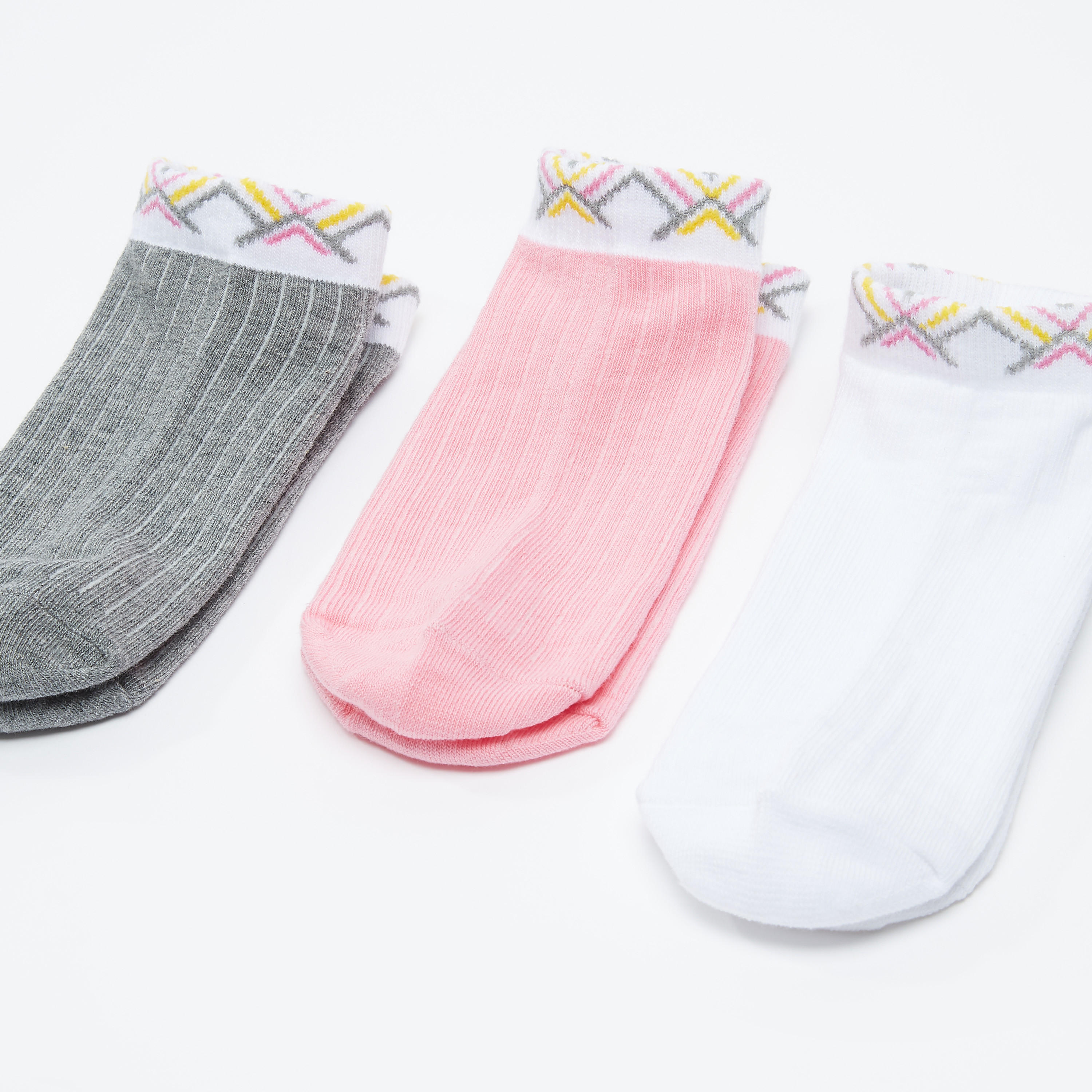 جوارب مضلّعة بطول الكاحل بحواف بطبعات - طقم من 3 أزواج-women-socksandstockings-image-1