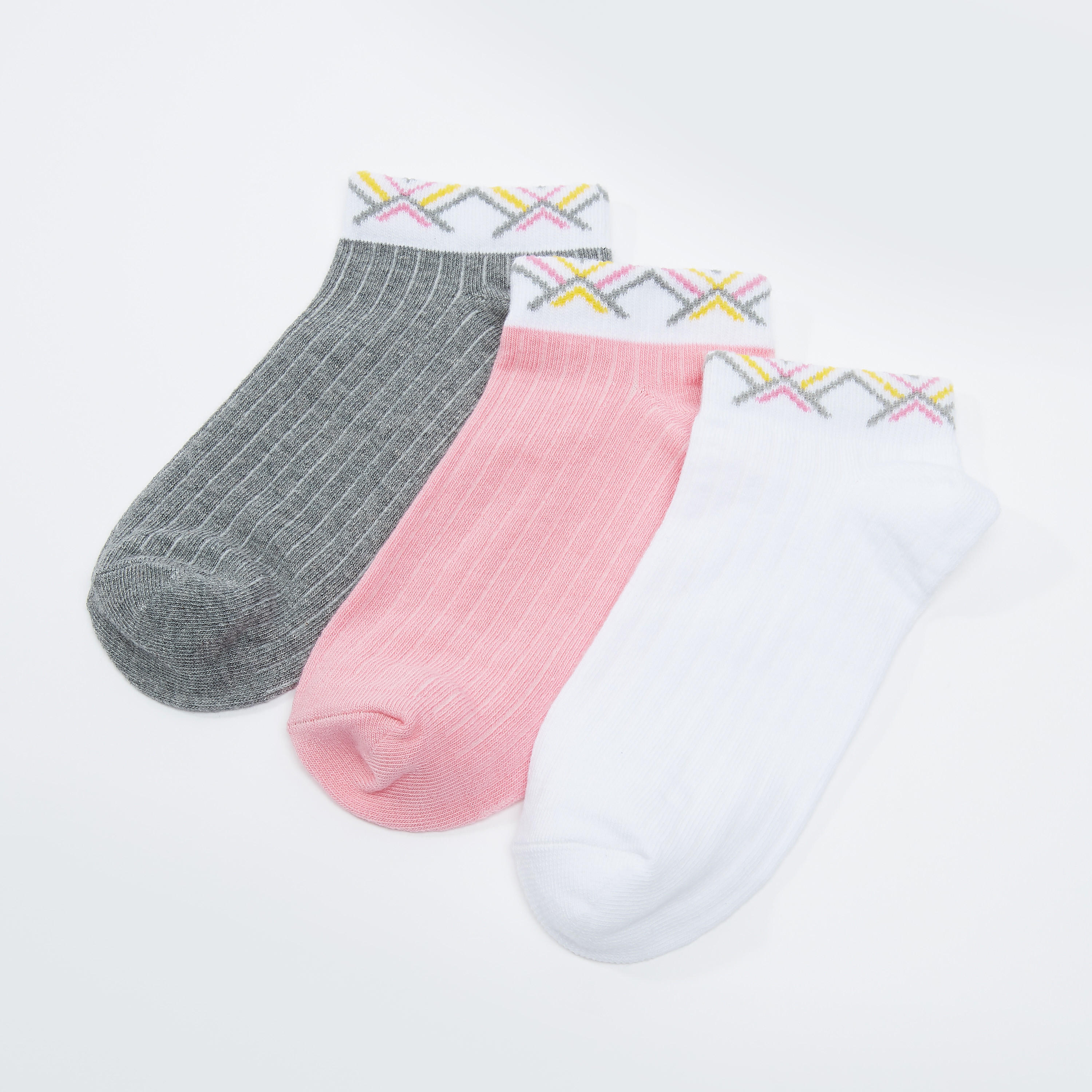 جوارب مضلّعة بطول الكاحل بحواف بطبعات - طقم من 3 أزواج-women-socksandstockings-image-2