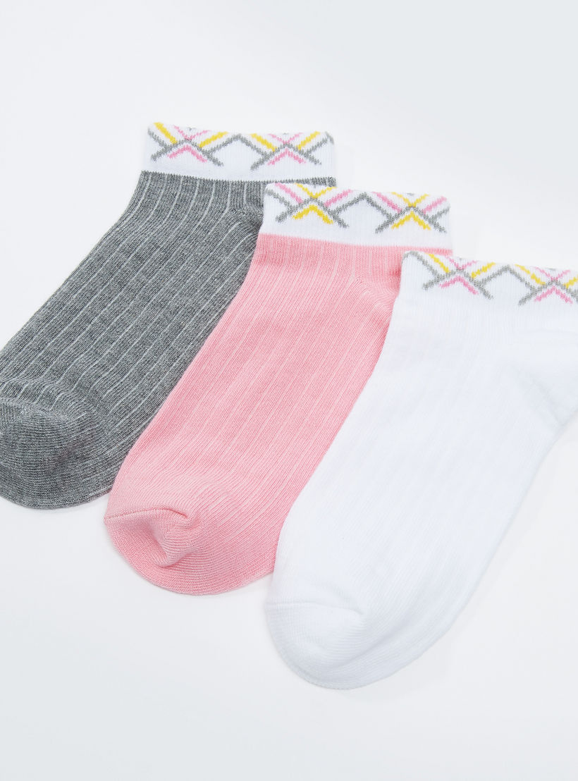 جوارب مضلّعة بطول الكاحل بحواف بطبعات - طقم من 3 أزواج-women-socksandstockings-image-2