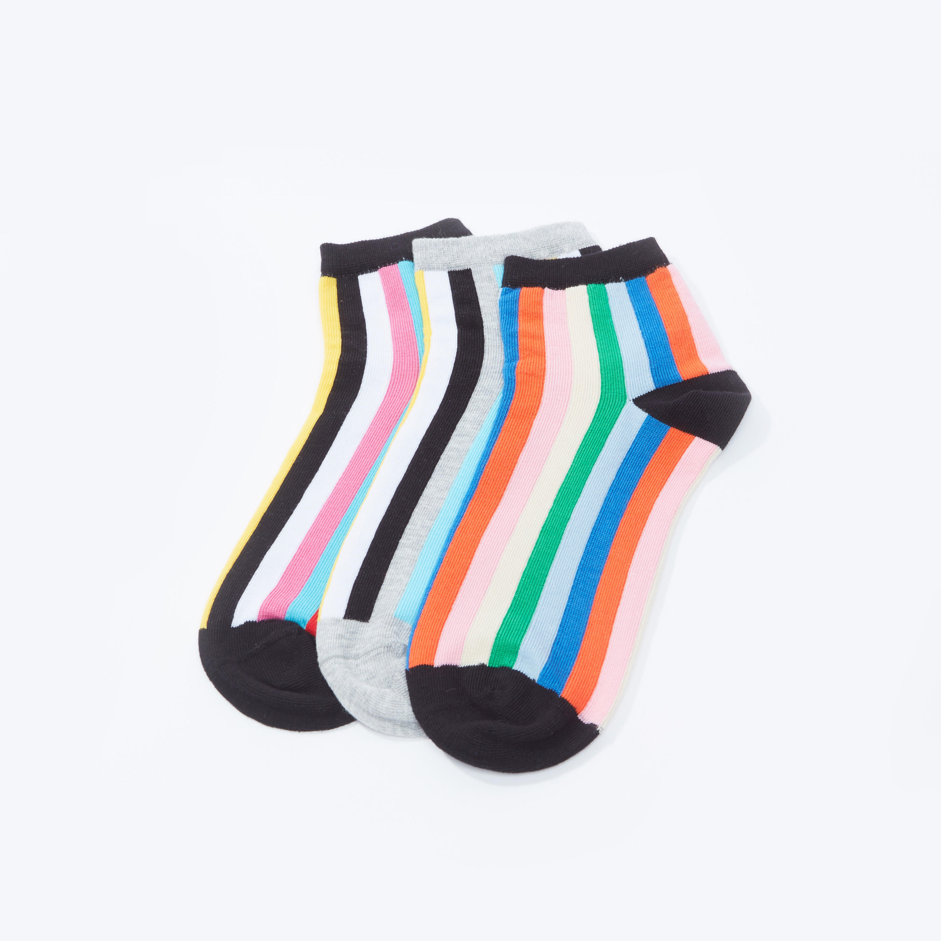 جوارب مقلّمة بطول الكاحل - طقم من 3 أزواج-women-socksandstockings-image-2