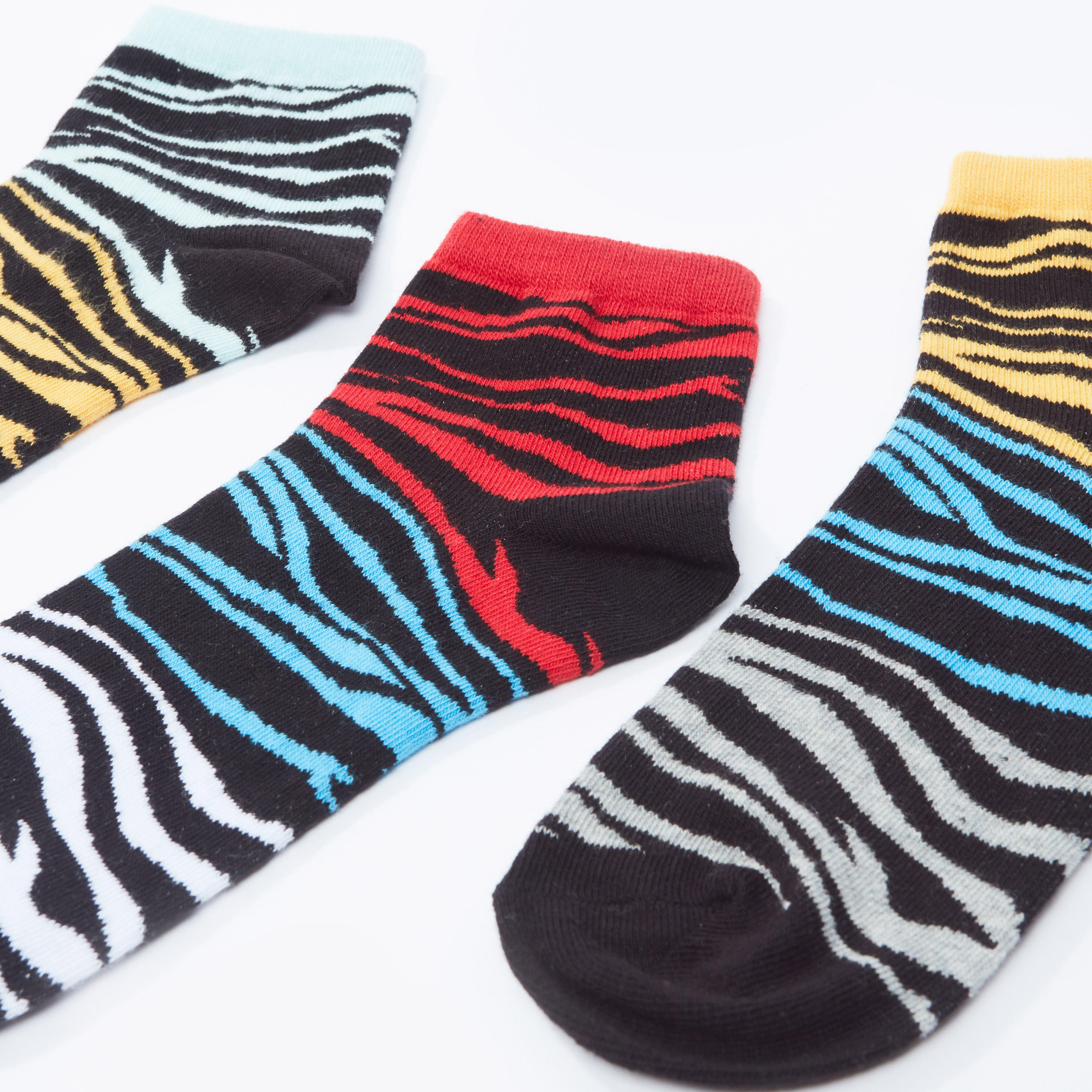 جوارب بطول الكاحل بطبعات - طقم من 3 أزواج-women-socksandstockings-image-3