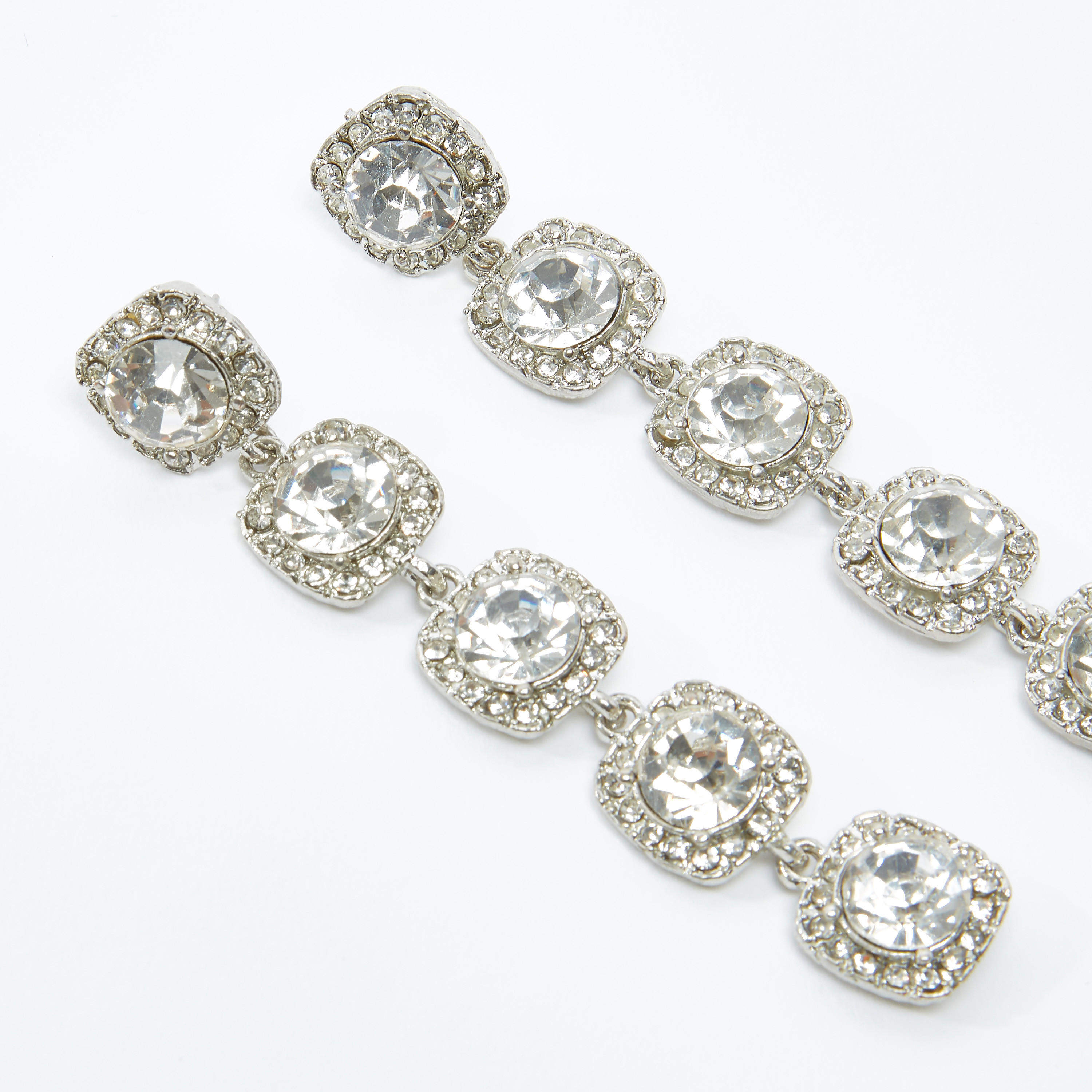 أقراط متدليّة مرصّعة بمكبس إغلاق-women-watchesandjewellery-jewellery-earrings-image-3