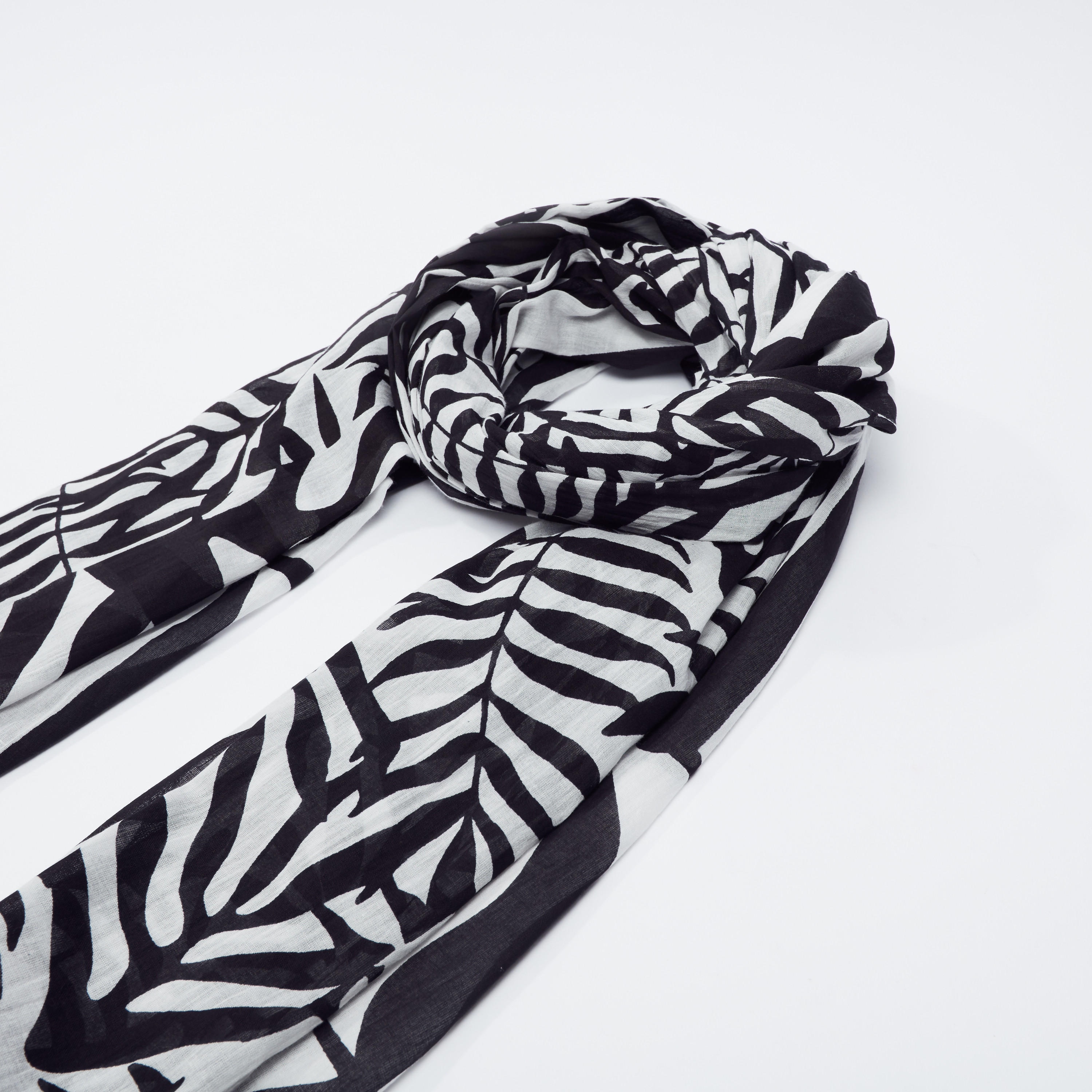 وشاح مستطيل بطبعات-women-clothingaccessories-scarves-image-3