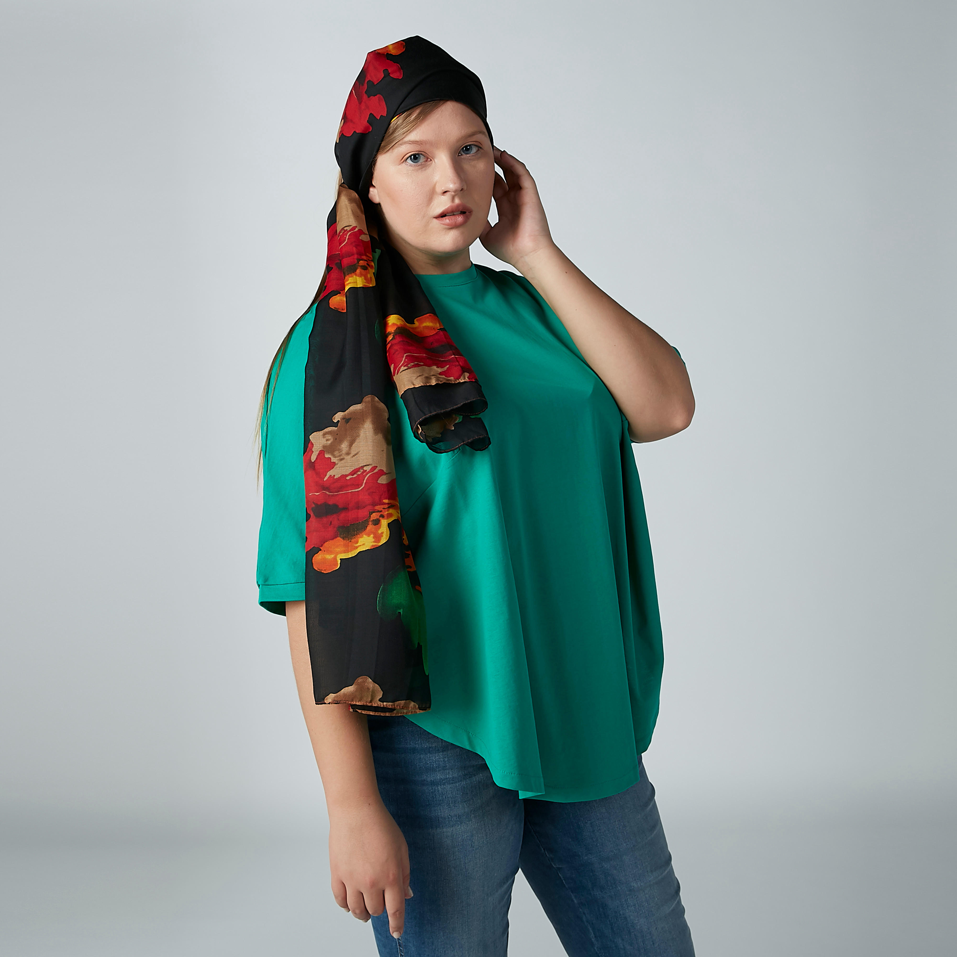 وشاح مستطيل بطبعات-women-clothingaccessories-scarves-image-2
