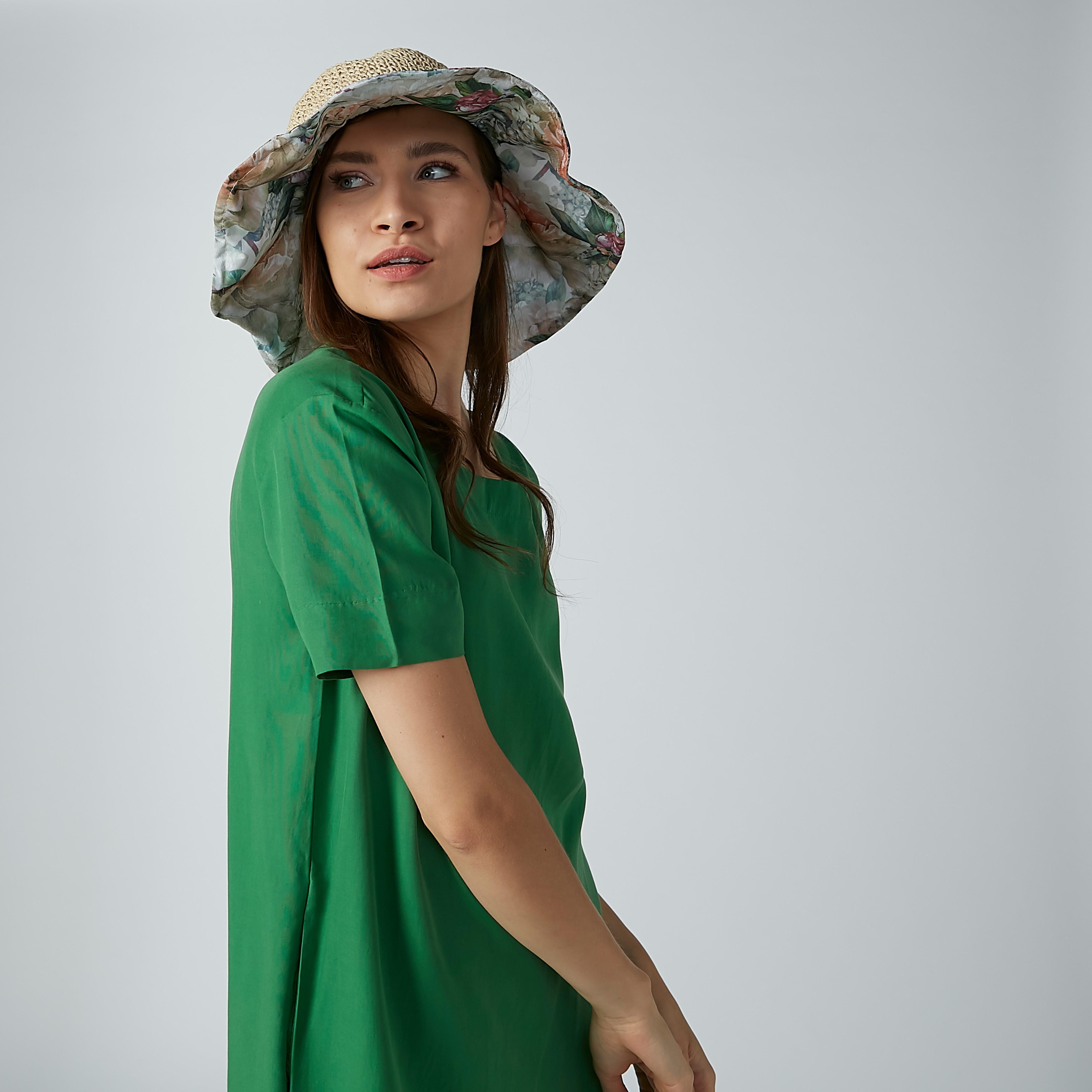 قبعة مزينة بعقدة وطبعات زهرية-women-clothingaccessories-capsandhats-image-1