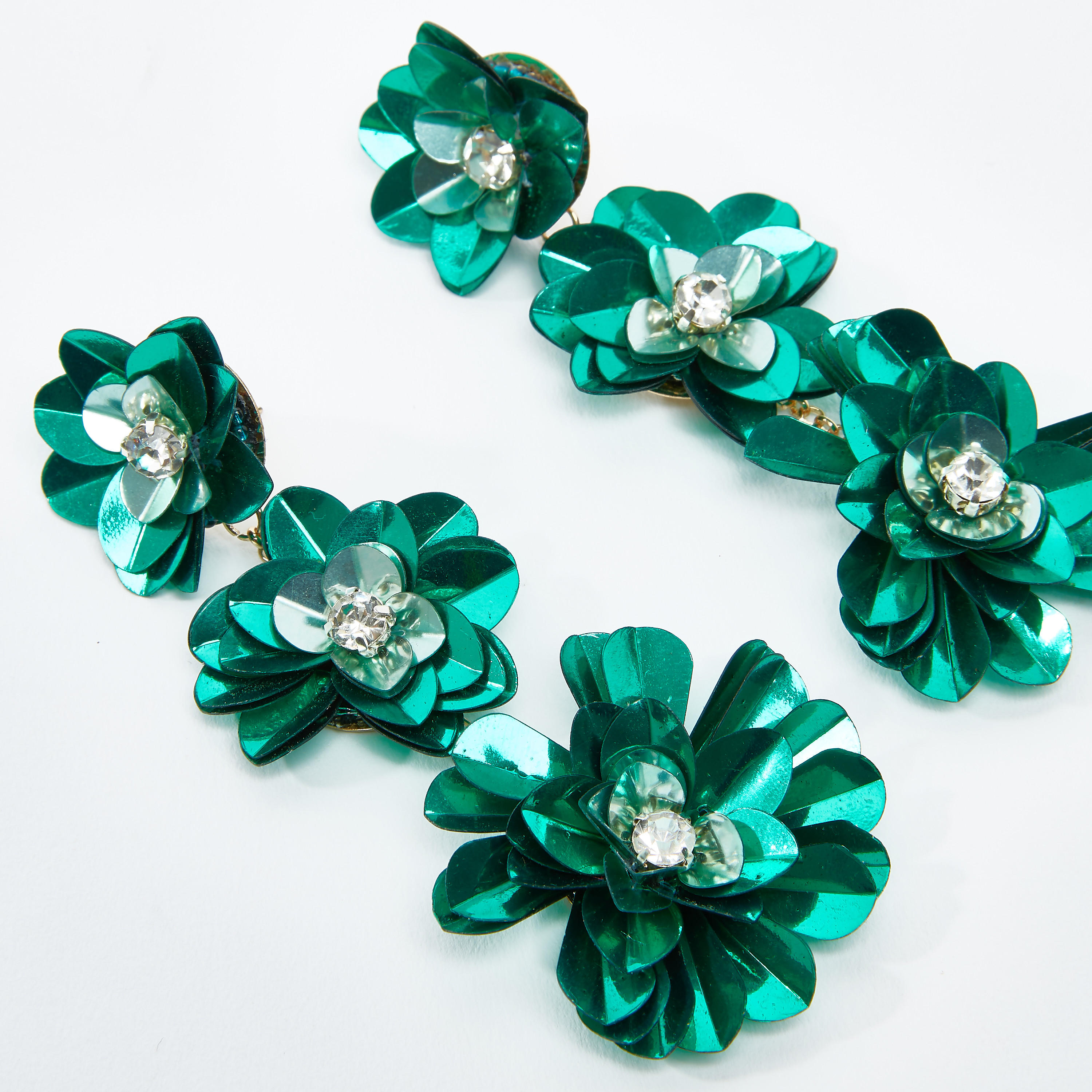أقراط بدلّاية مزينة بمكبس إغلاق-women-watchesandjewellery-jewellery-earrings-image-2