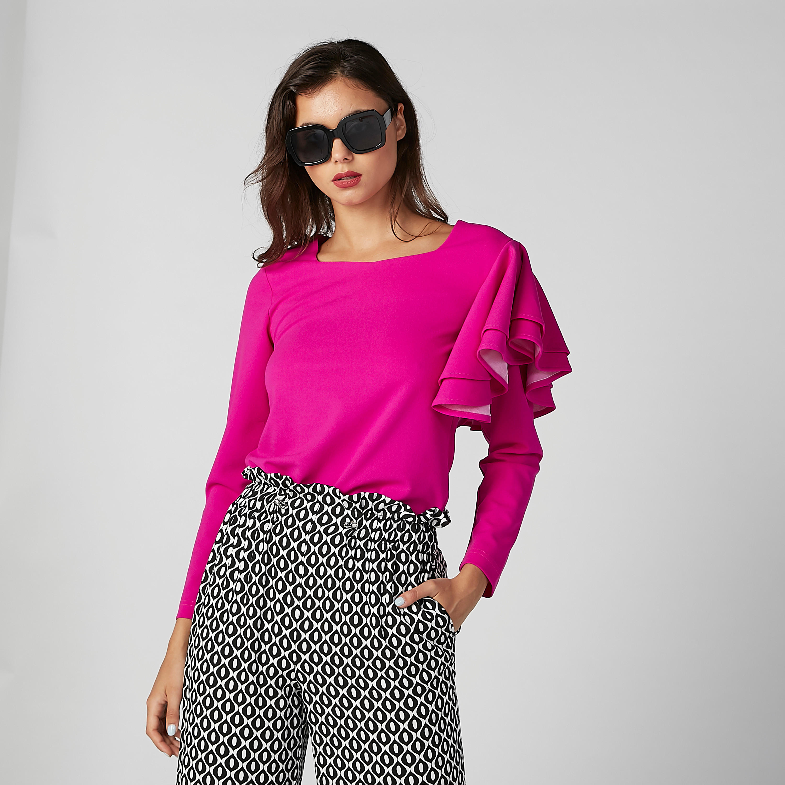 نظّارة شمسيّة واي فيرار بإطار كامل-women-sunglasses-image-2