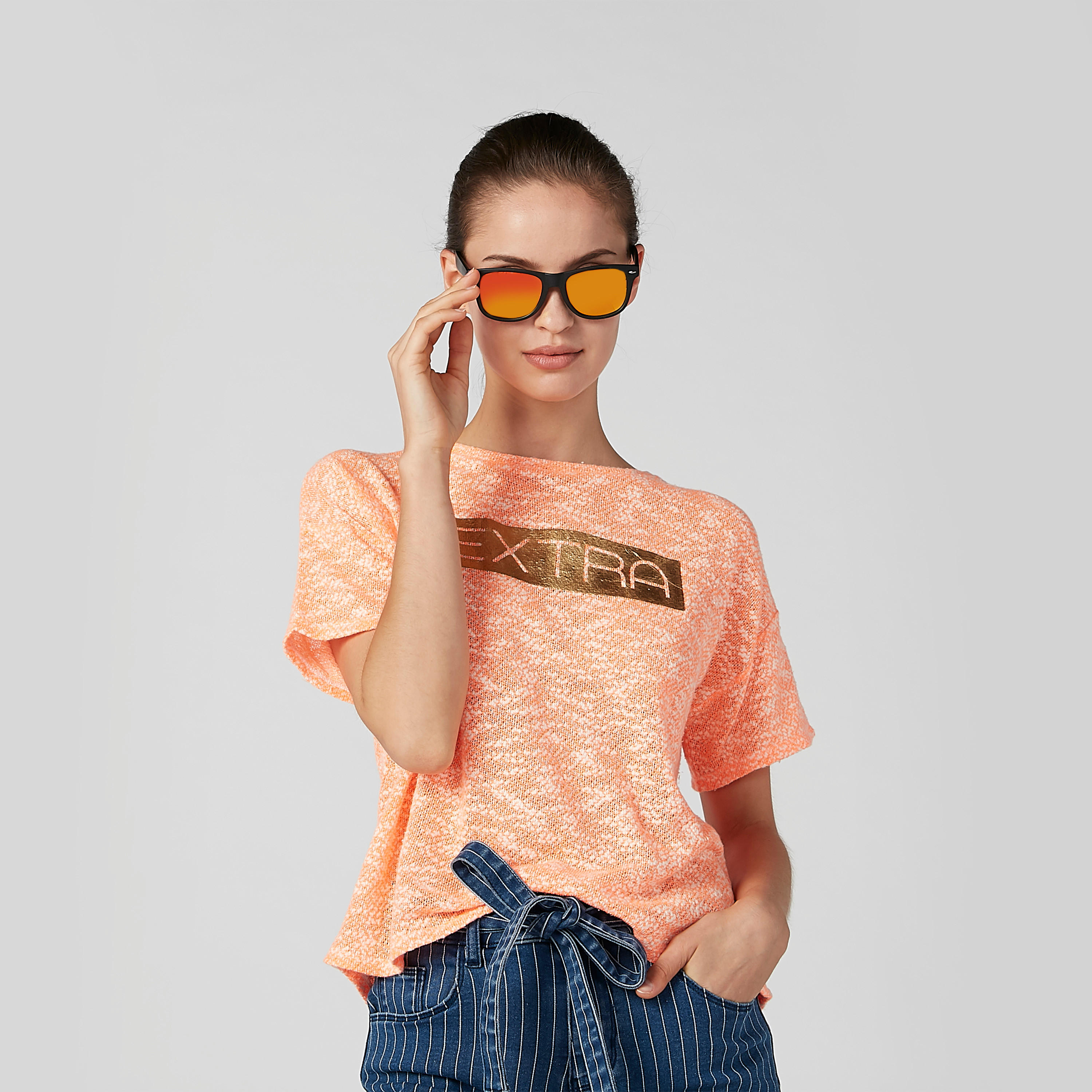 نظّارة شمسيّة سادة واي فيرار بإطار كامل-women-sunglasses-image-2