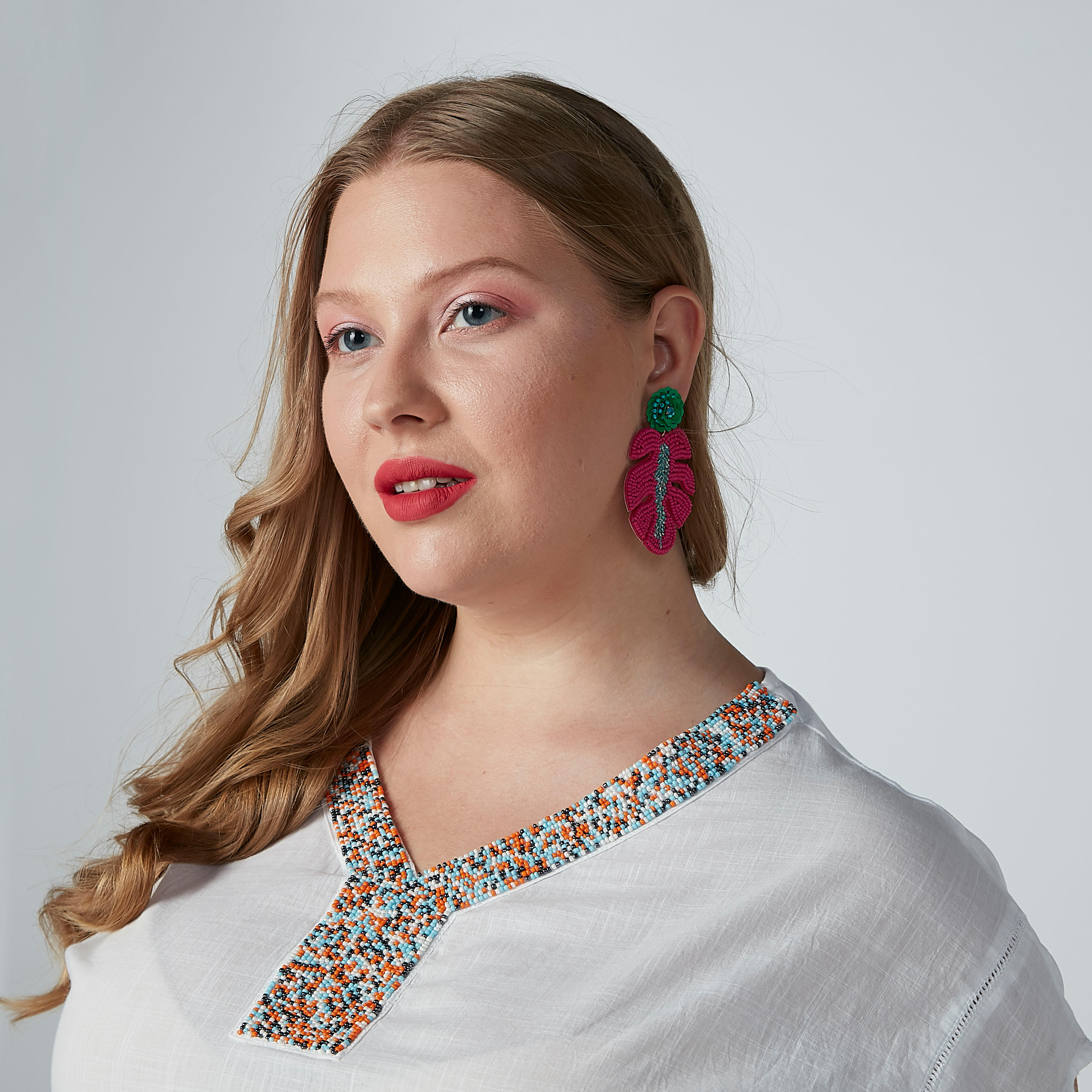 Beaded Dangling Earrings with Pushback Closure-women-watchesandjewellery-jewellery-earrings-image-2