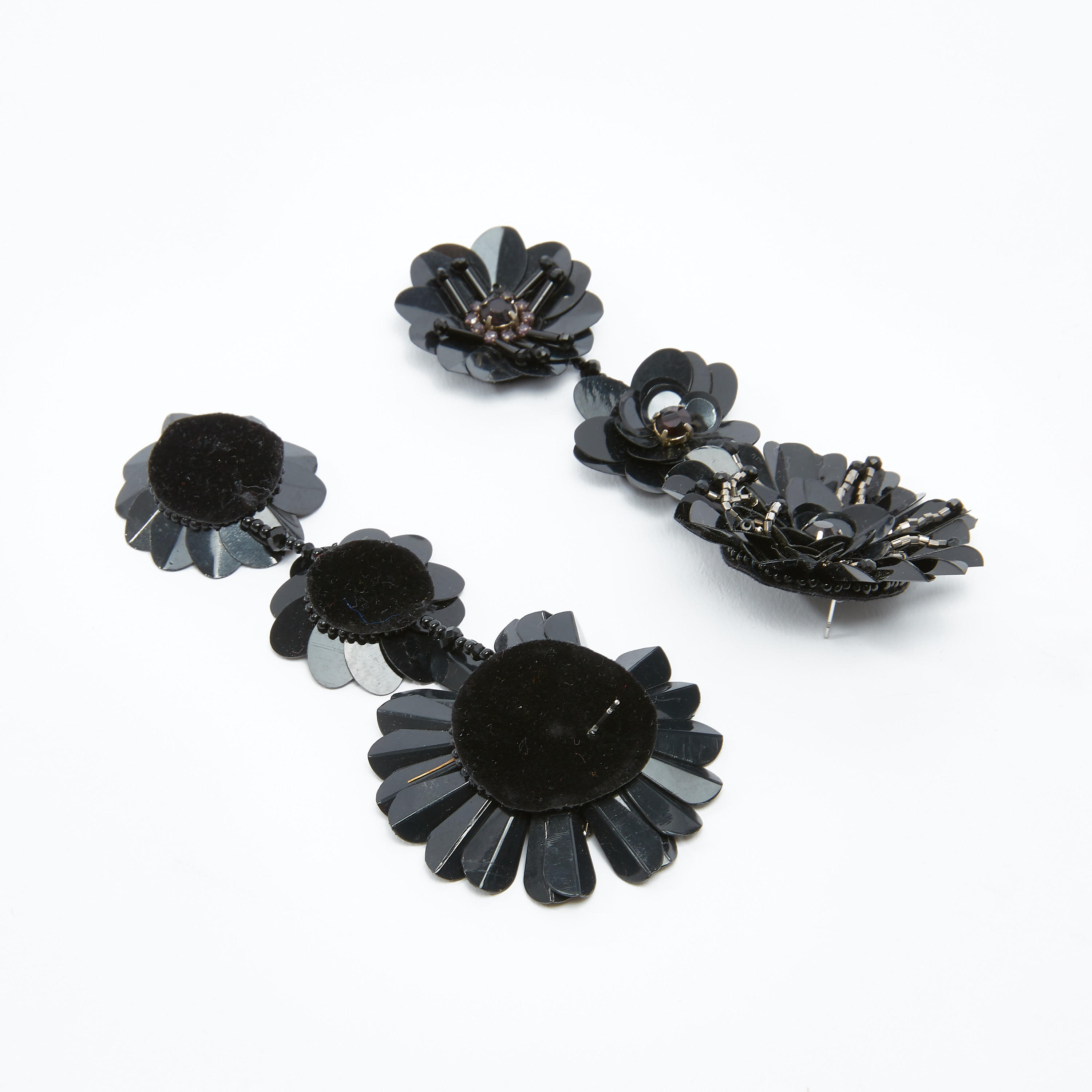 أقراط بدلّاية مزينة بمكبس إغلاق-women-watchesandjewellery-jewellery-earrings-image-4