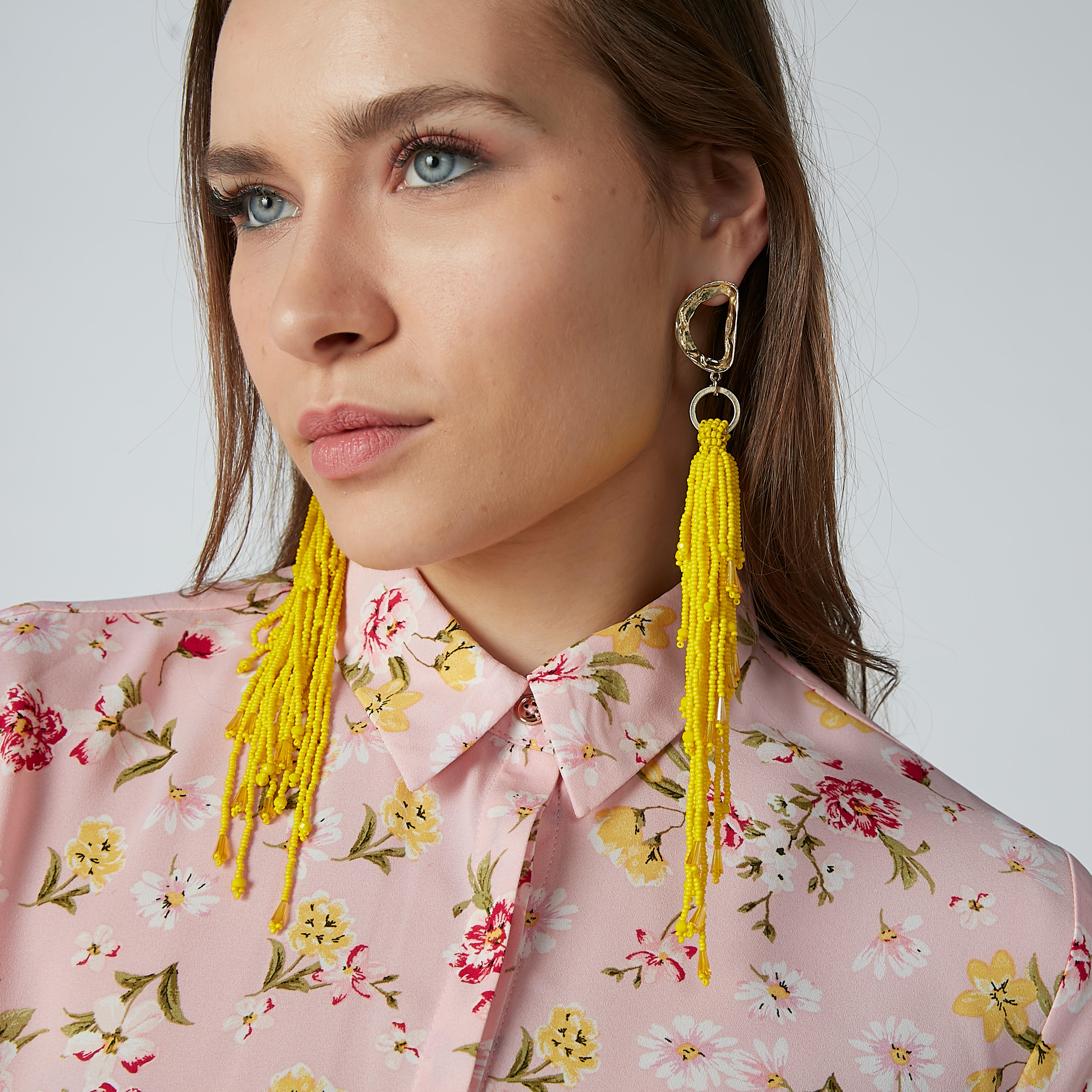 أقراط خرز متدليّة بمكبس إغلاق-women-watchesandjewellery-jewellery-earrings-image-3
