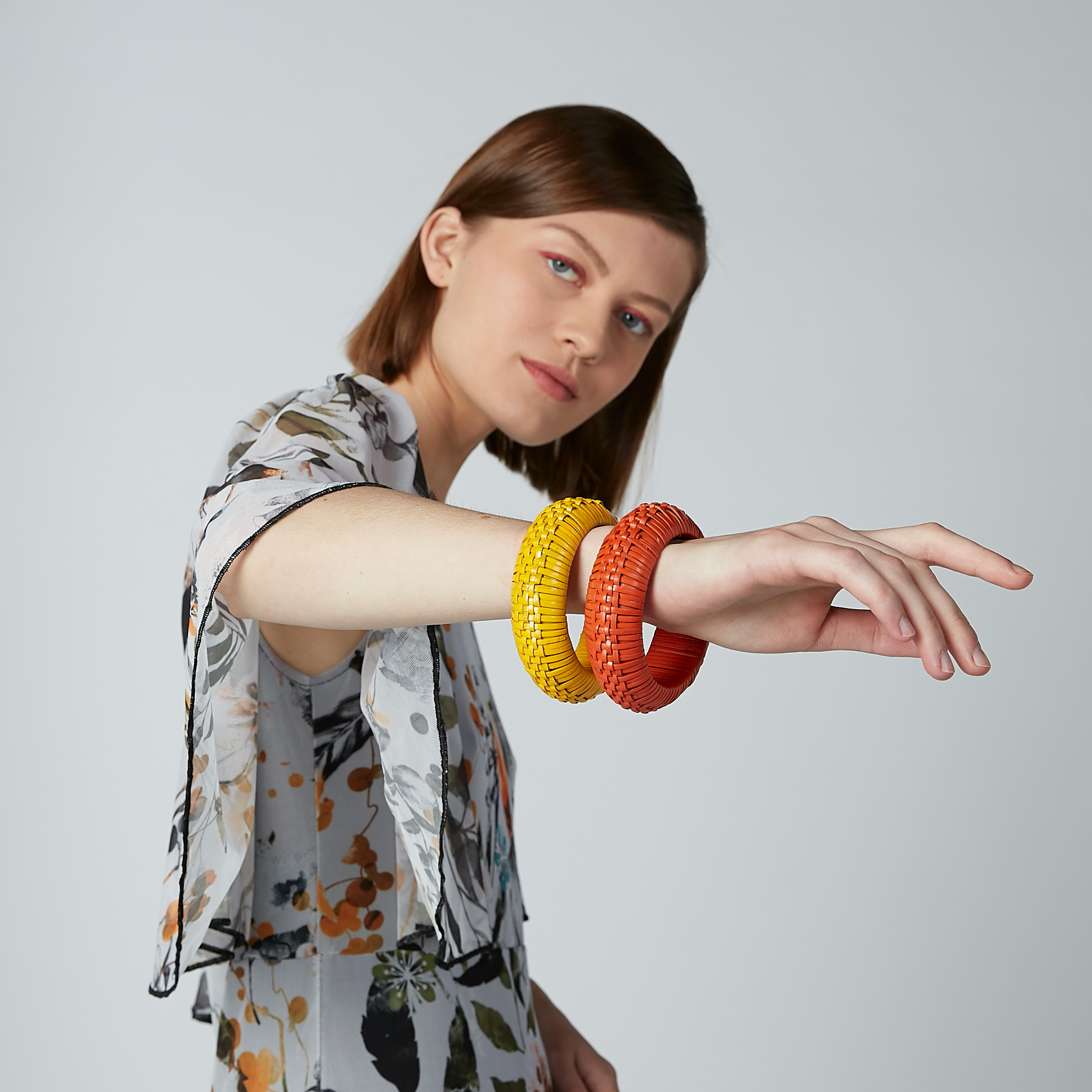 أساور بتفاصيل منسوجة - طقم من قطعتين-women-watchesandjewellery-jewellery-banglesandbracelets-image-2